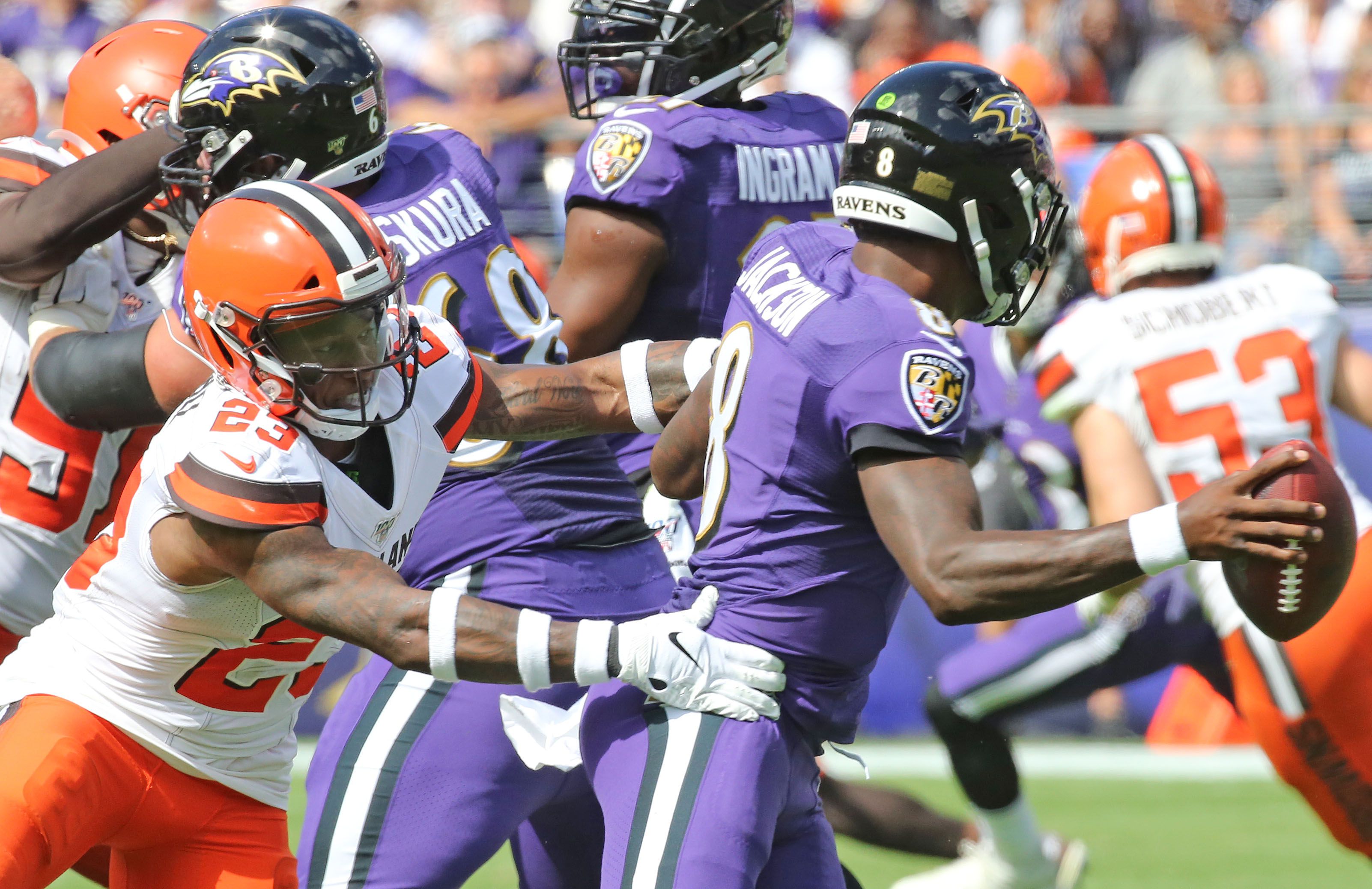 LANDOVER, MD - JANUARY 01: Cleveland Browns tight end Harrison