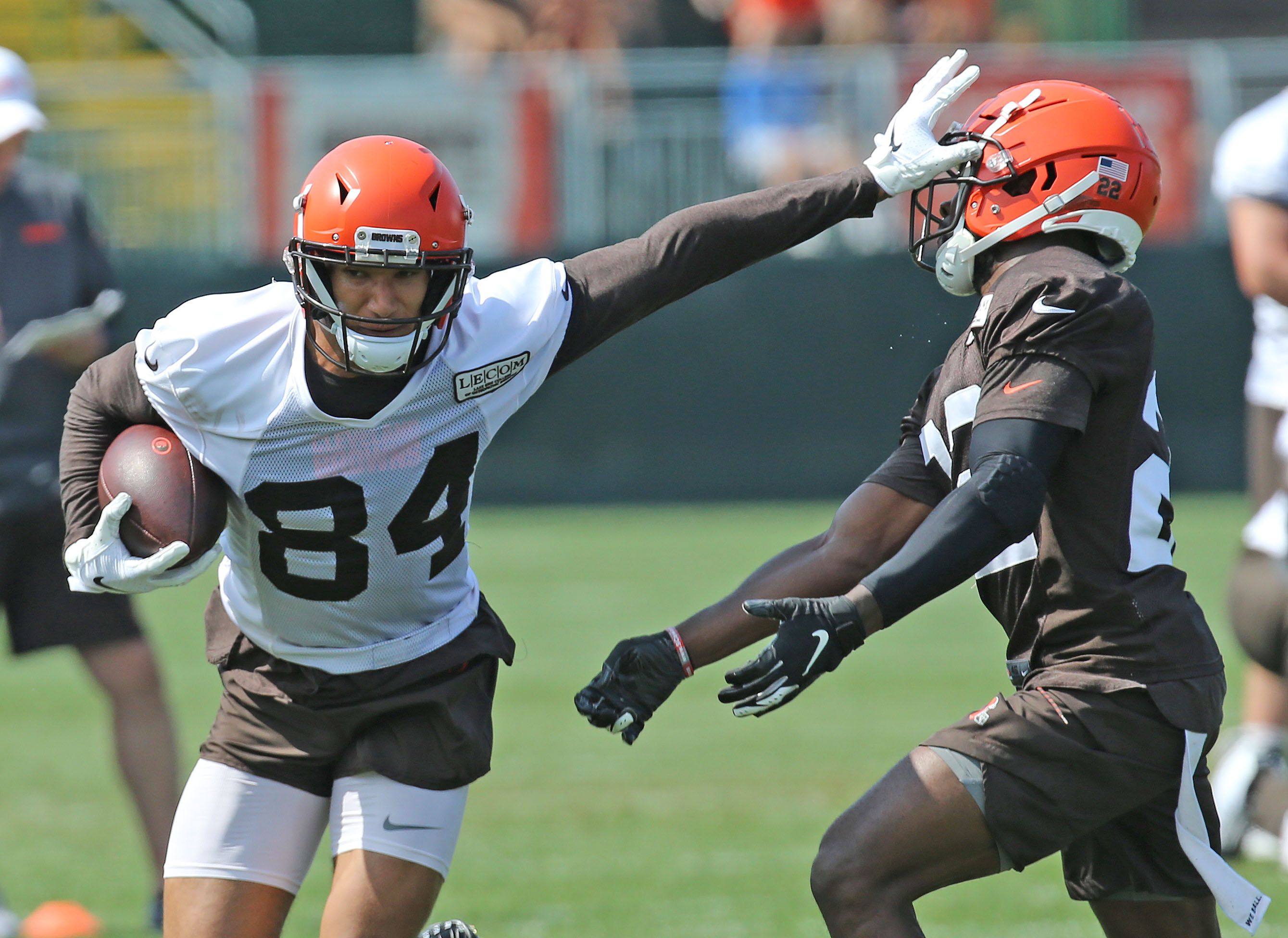 Browns training camp offensive report: Damon Sheehy-Guiseppi makes plays as  battle for last receiver spots heats up 