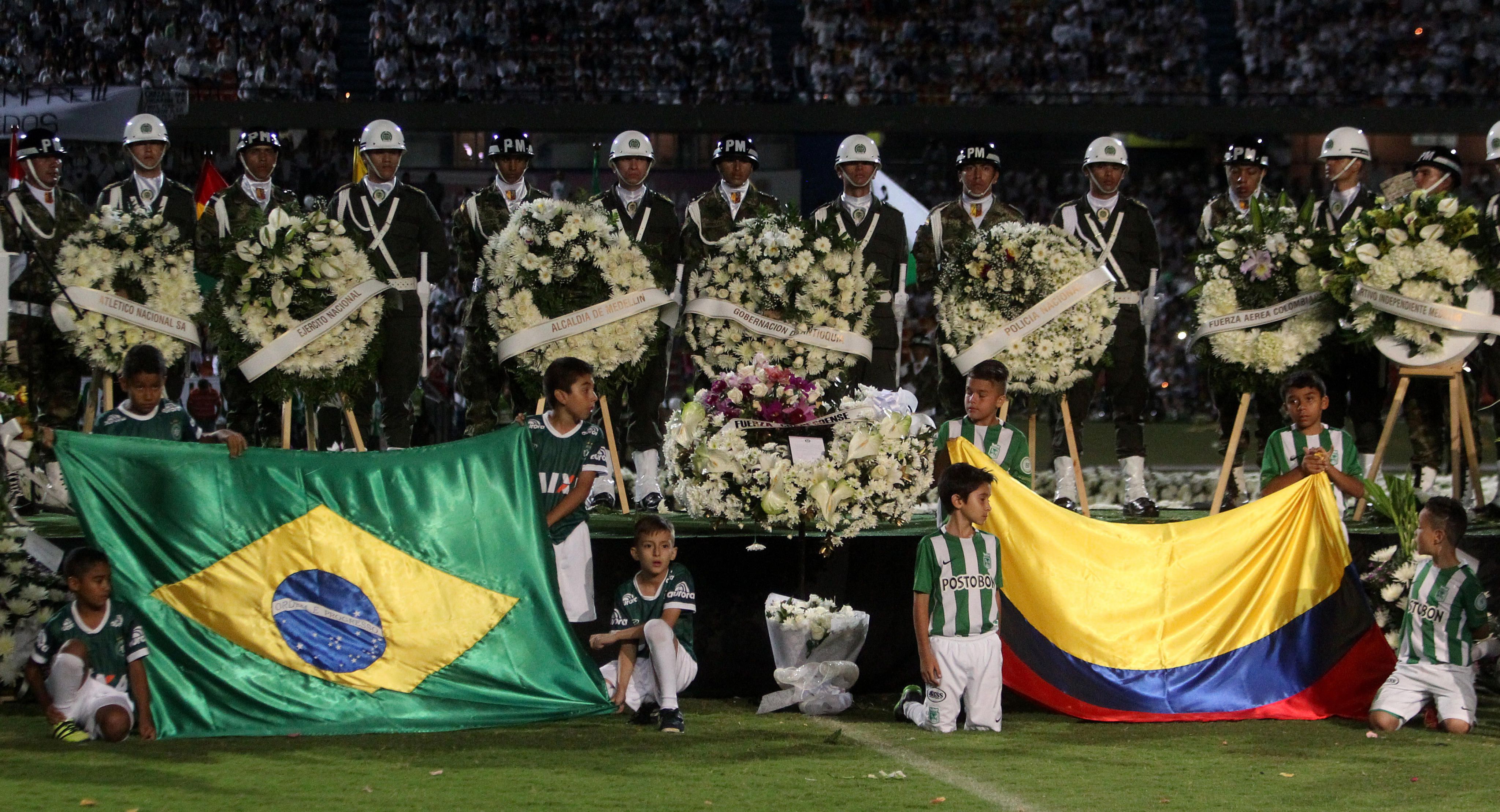 HOMENAJE A CHAPECOENSE EN MEDELLÍN.