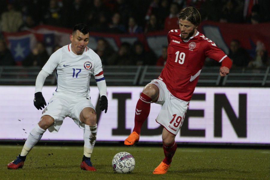 Gary Medel, Chile, Dinamarca