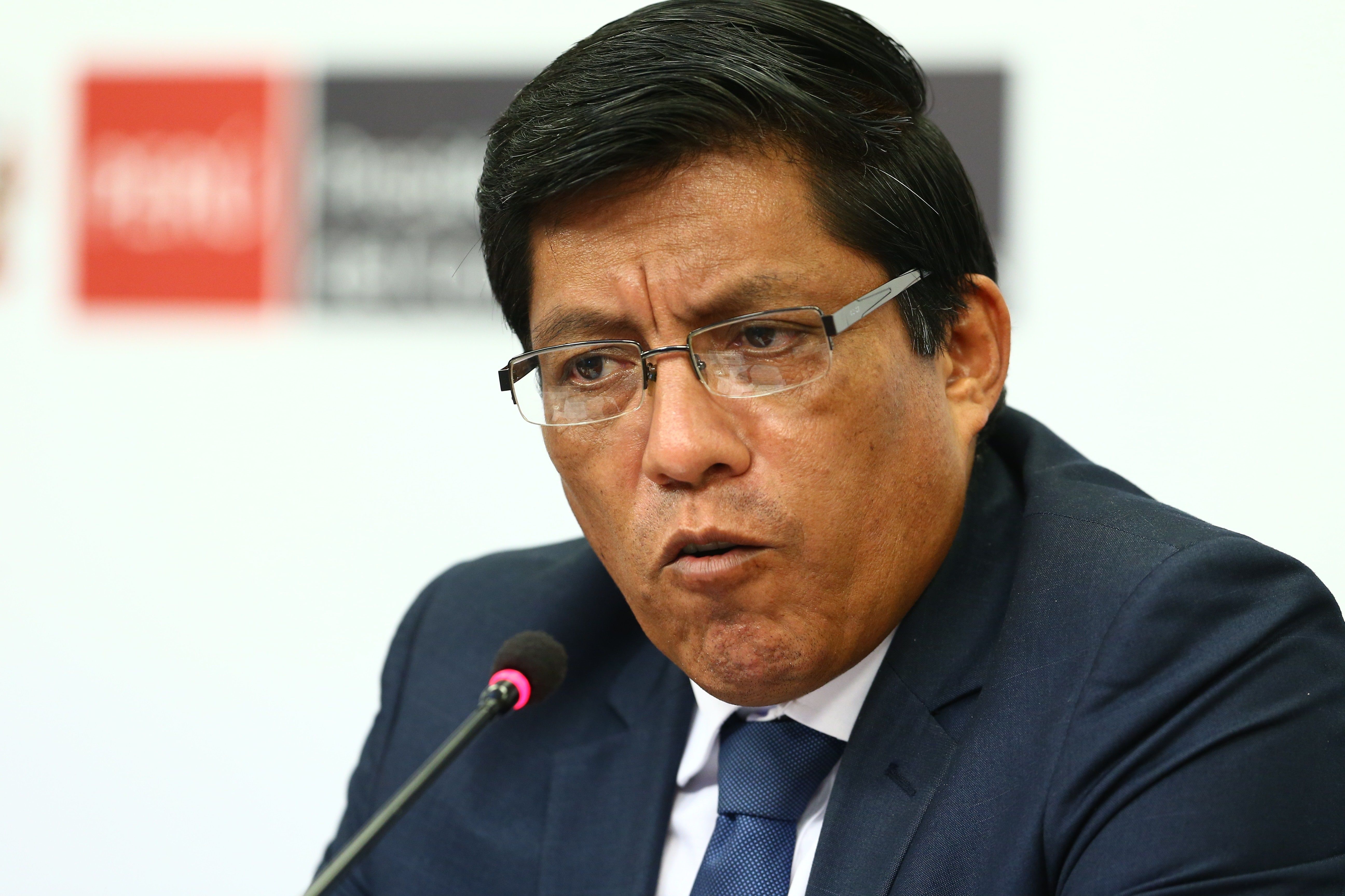 Perú El Ex Primer Ministro Vicente Zeballos Defiende Su Nombramiento