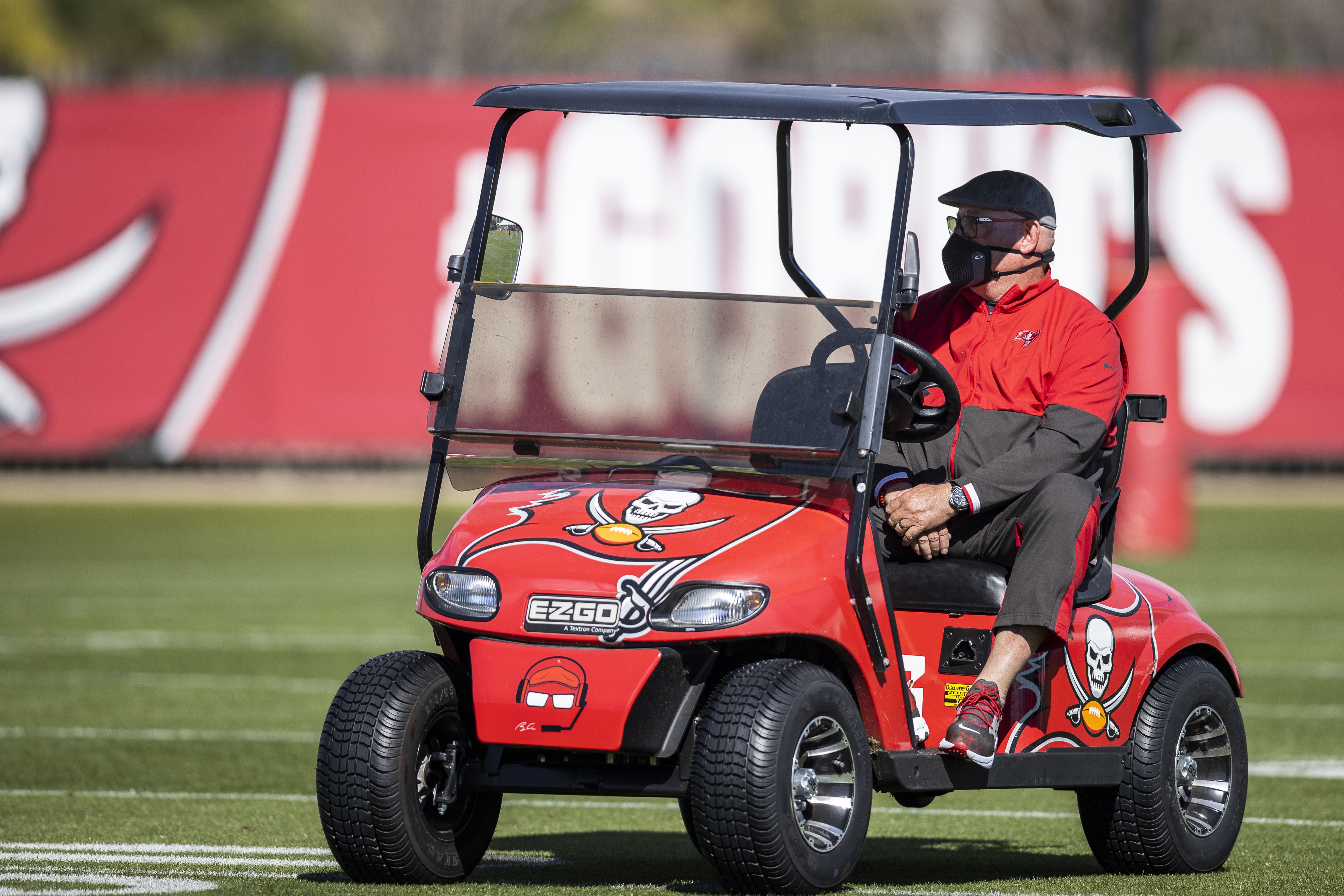 Bucs vs. Chiefs Super Bowl injury report: Antonio Brown, Lavonte