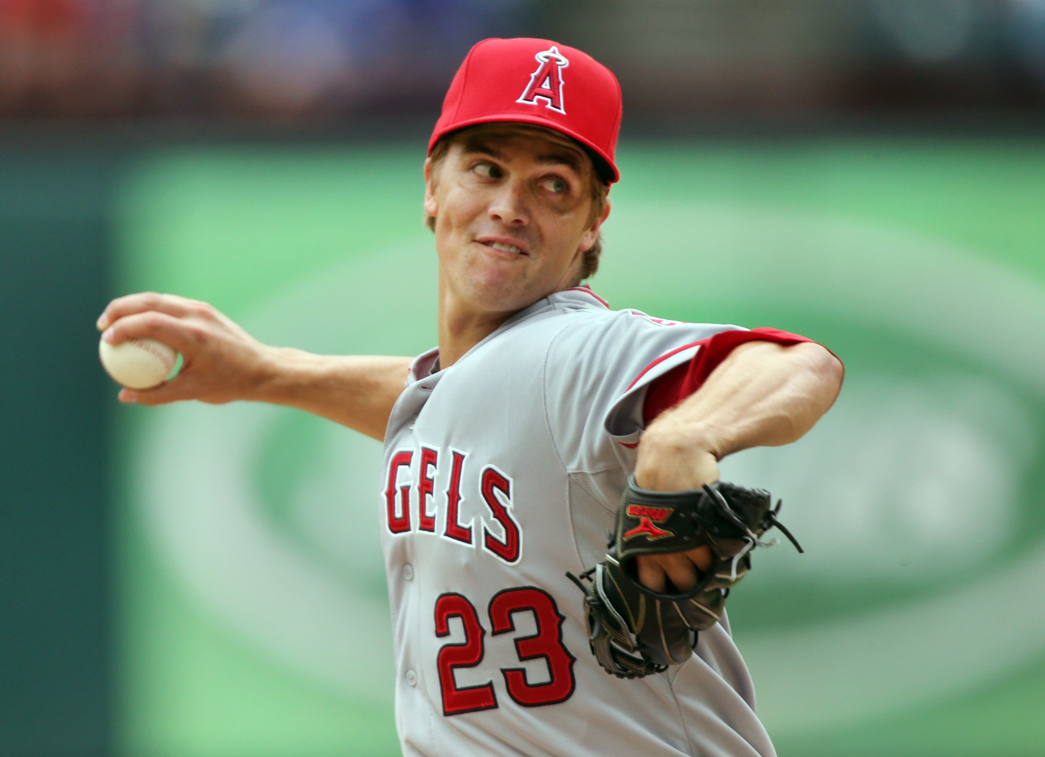 Angels acquire pitcher Zack Greinke 