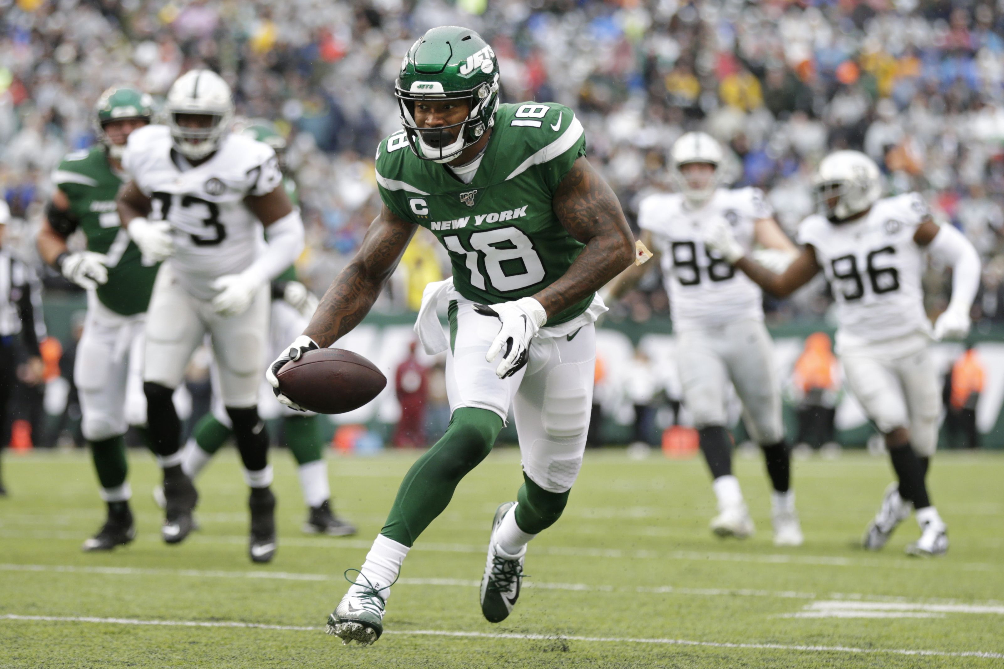 The Jets defeat the Raiders, 34-3, for third consecutive win