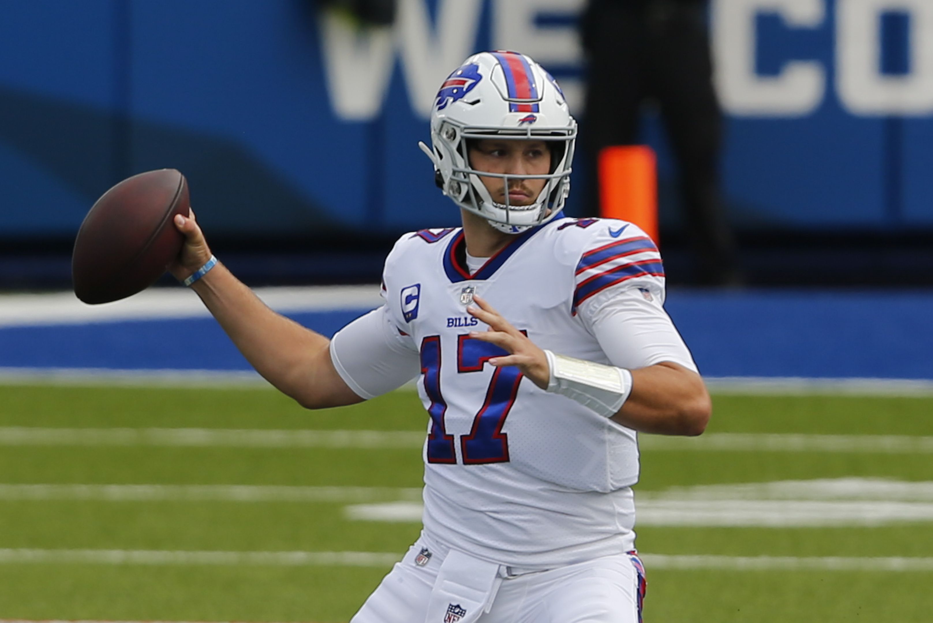 Josh Allen Tops 300 Yards Passing as Bills Beat Jets in Opener - The New  York Times