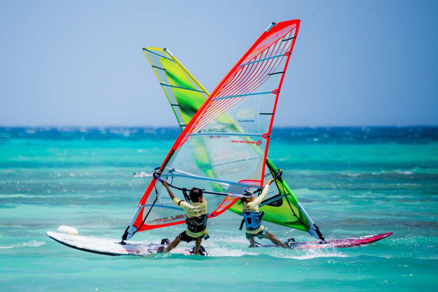 Aruba-Windsurfing_-Young-Windsurfers-e1542999893756.jpg