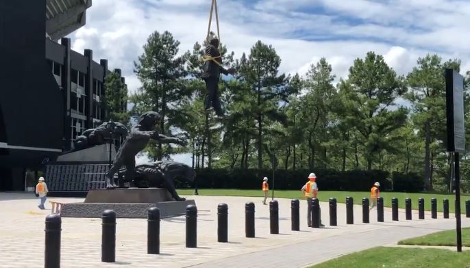 Jerry Richardson statue removed