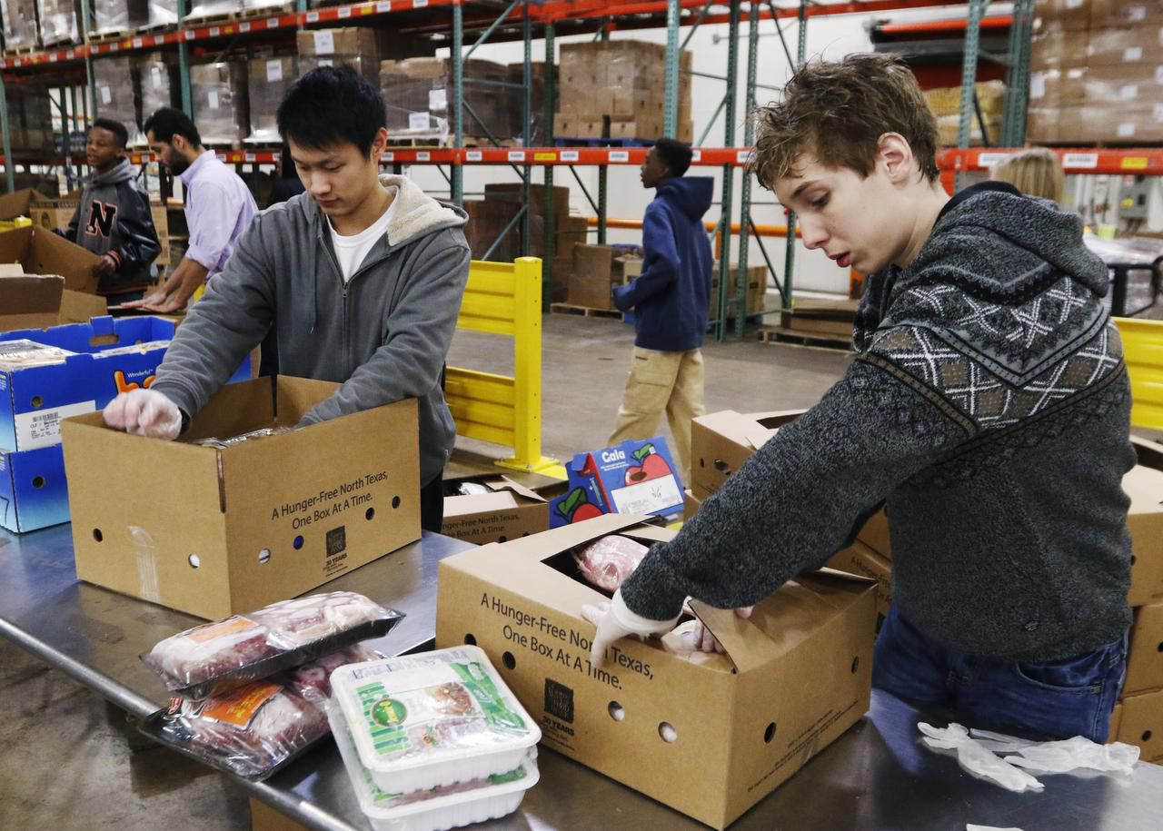 North Texas Food Bank Dishes Out 170 000 Meals A Day With More