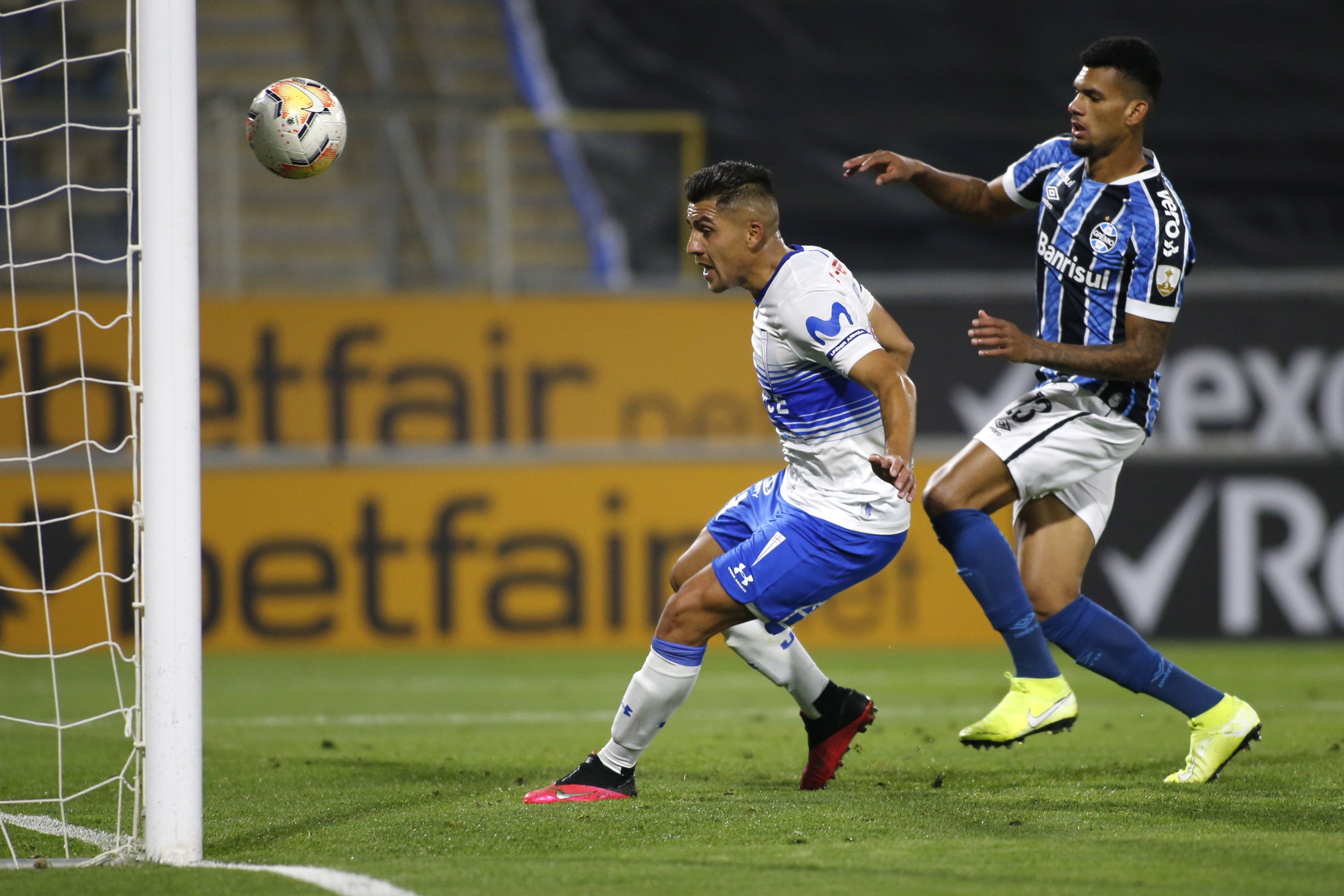 César Pinares, Católica vs Gremio