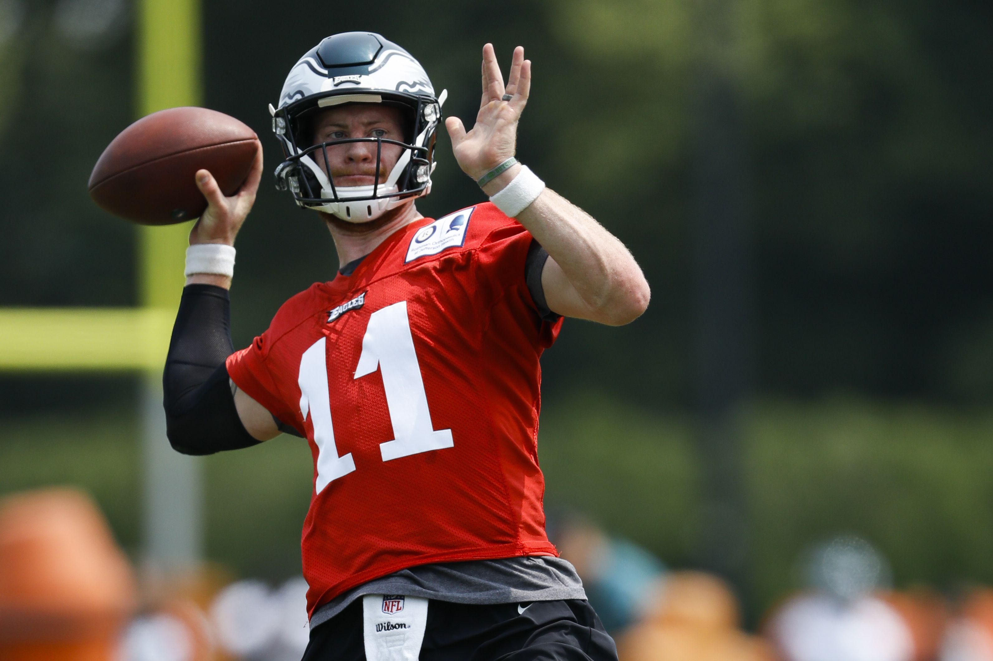 Where does Eagles' Carson Wentz fit in NFL QB debate? Here's what