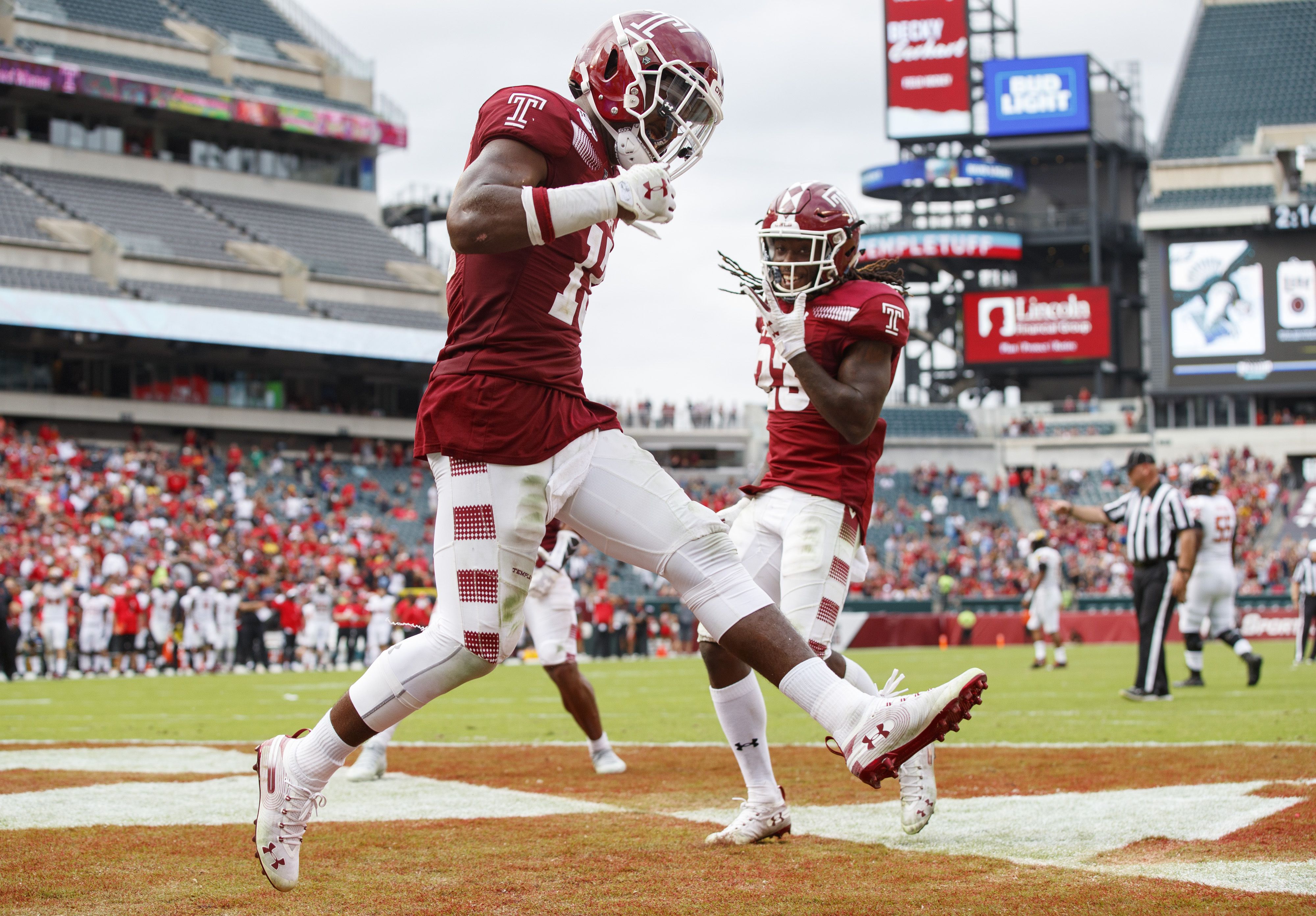 Football program to stay at Lincoln Financial Field for 2018 - The Temple  News