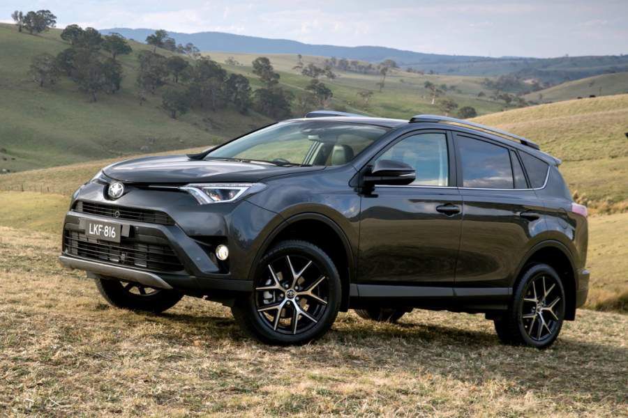 2018-Toyota-RAV4-GXL-grey-front-side-900x600.jpg