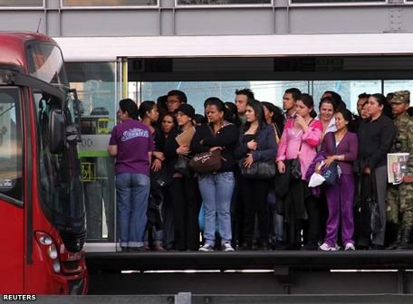 En Bogotá caos y saturación amenazan el sistema de transporte público