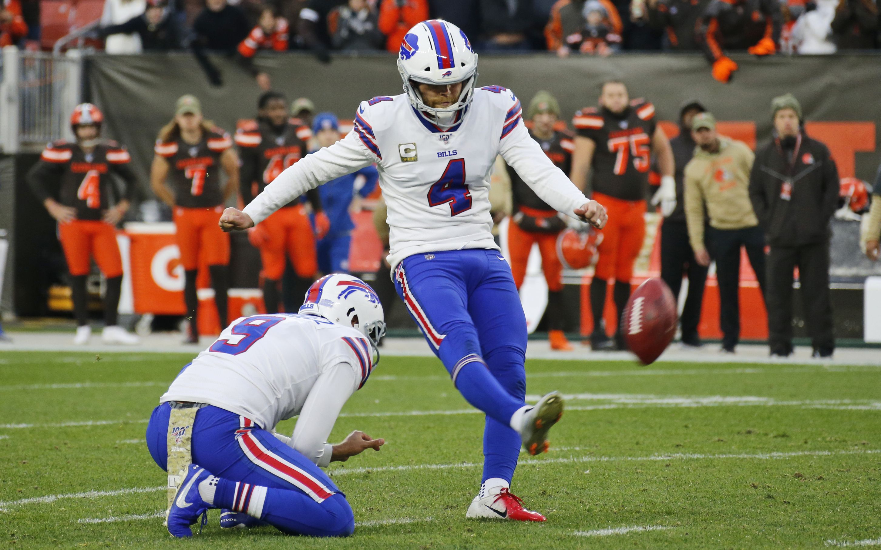 Buffalo Bills blow it late vs. Browns, lose 19-16 in strange game