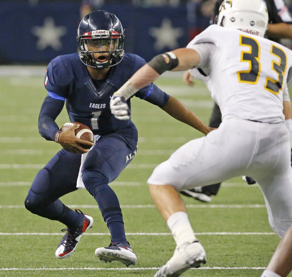 Allen Eagles quarterback Kyler Murray (1) throws a pass during pregame  warmups prior to the Eagles