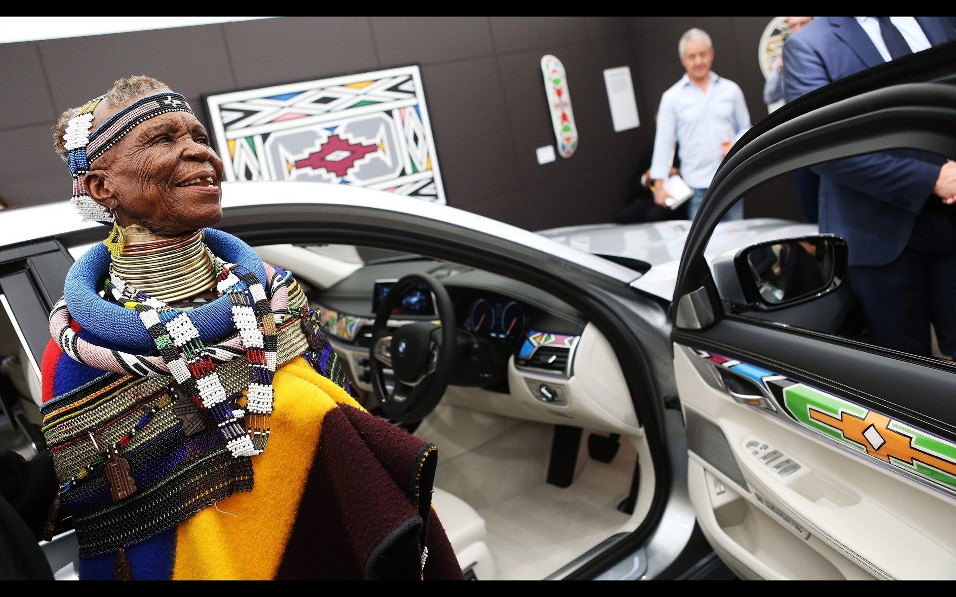 BMW-7-Series-by-Esther-Mahlangu.jpg