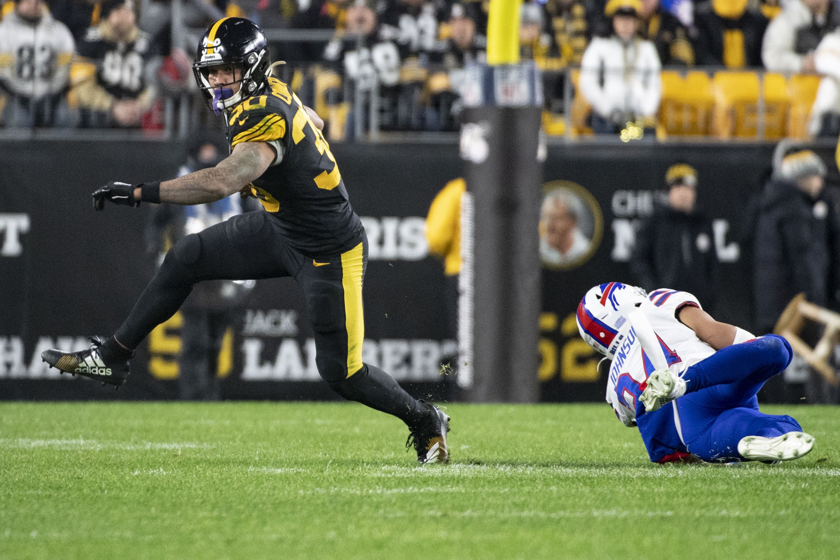 After 4 seasons with Steelers, James Conner is unrestricted free agent