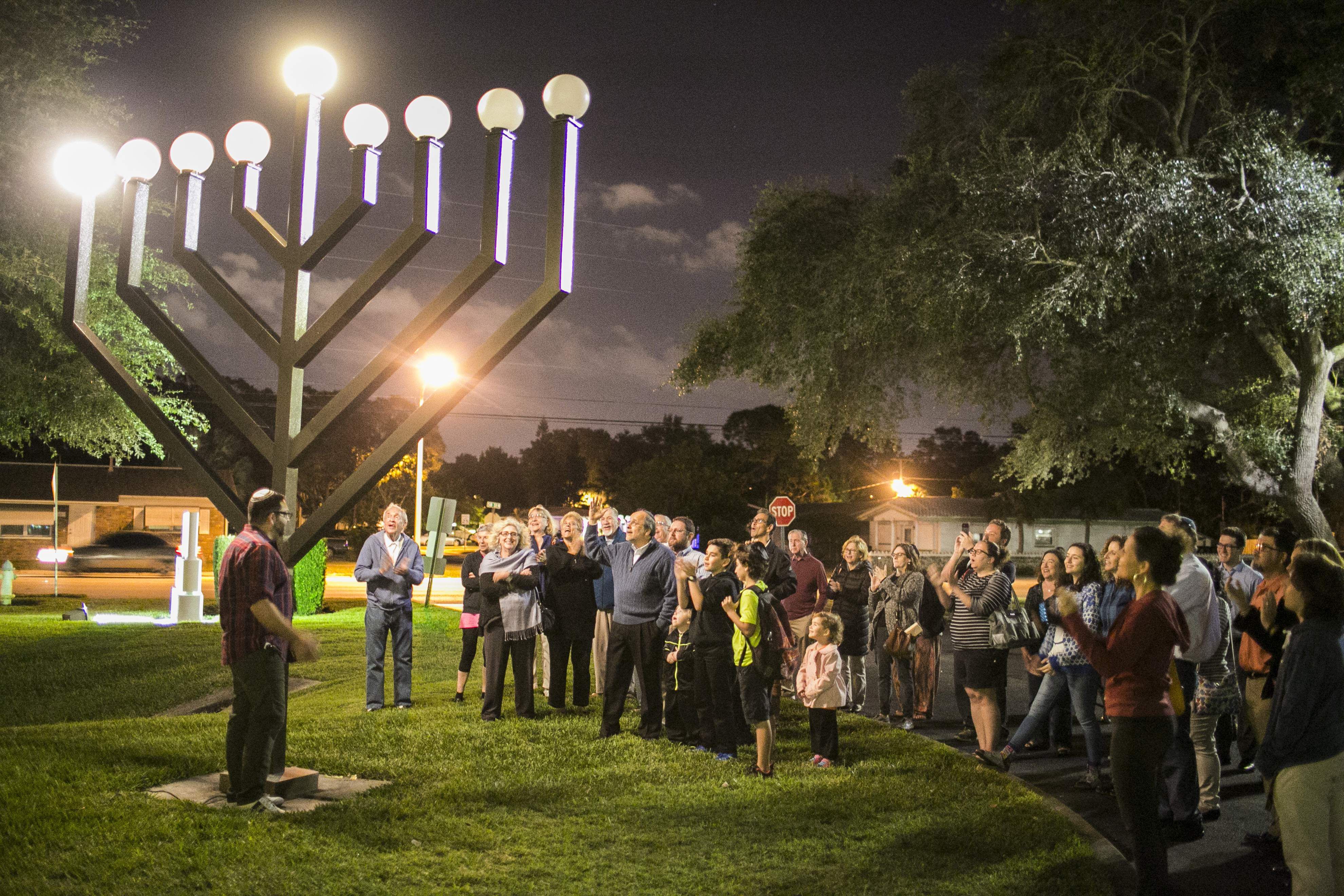 Hanukkah menorah lighting to be held on 'Sunday Night Football