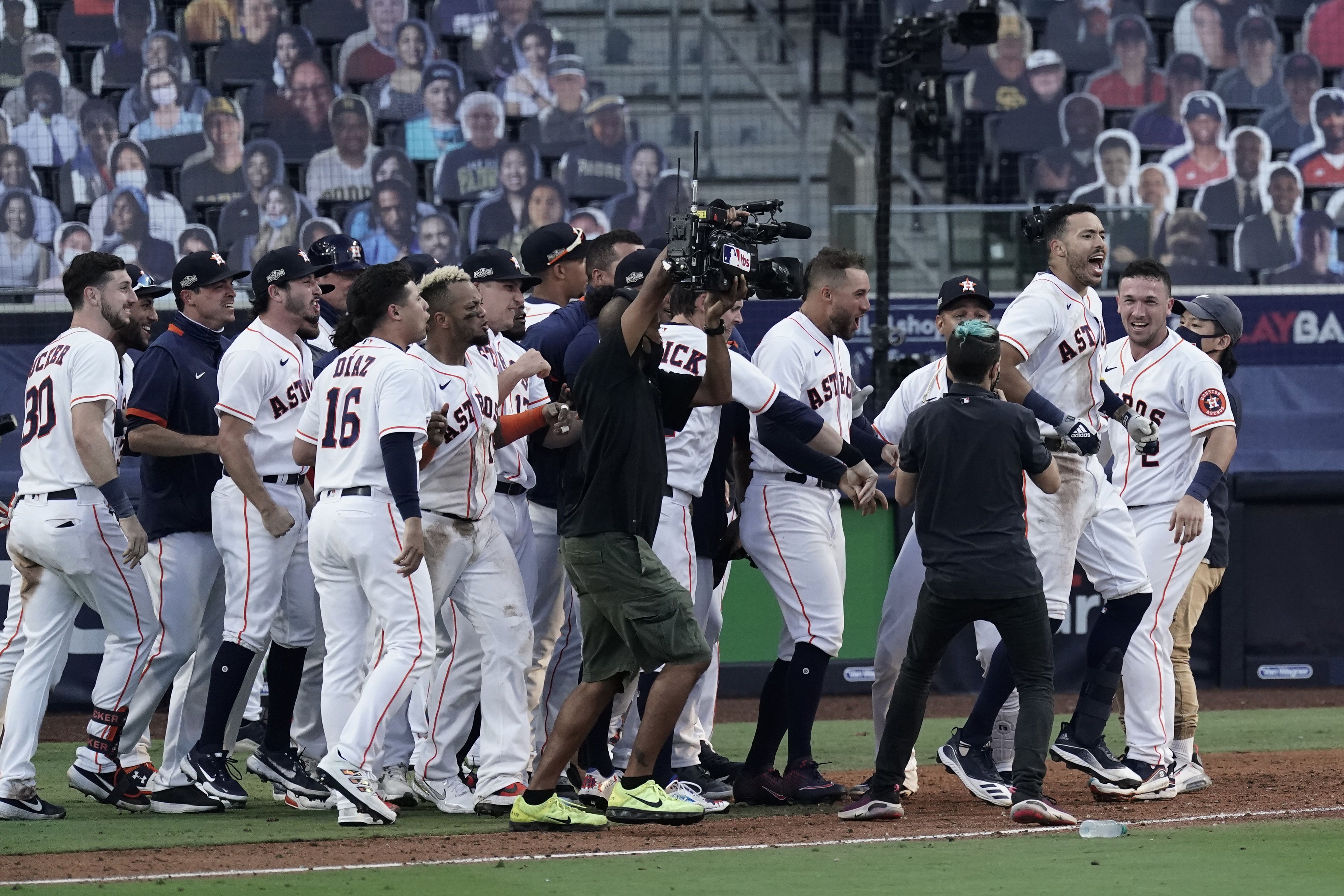 Springer, Altuve homer to keep Astros alive in ALCS