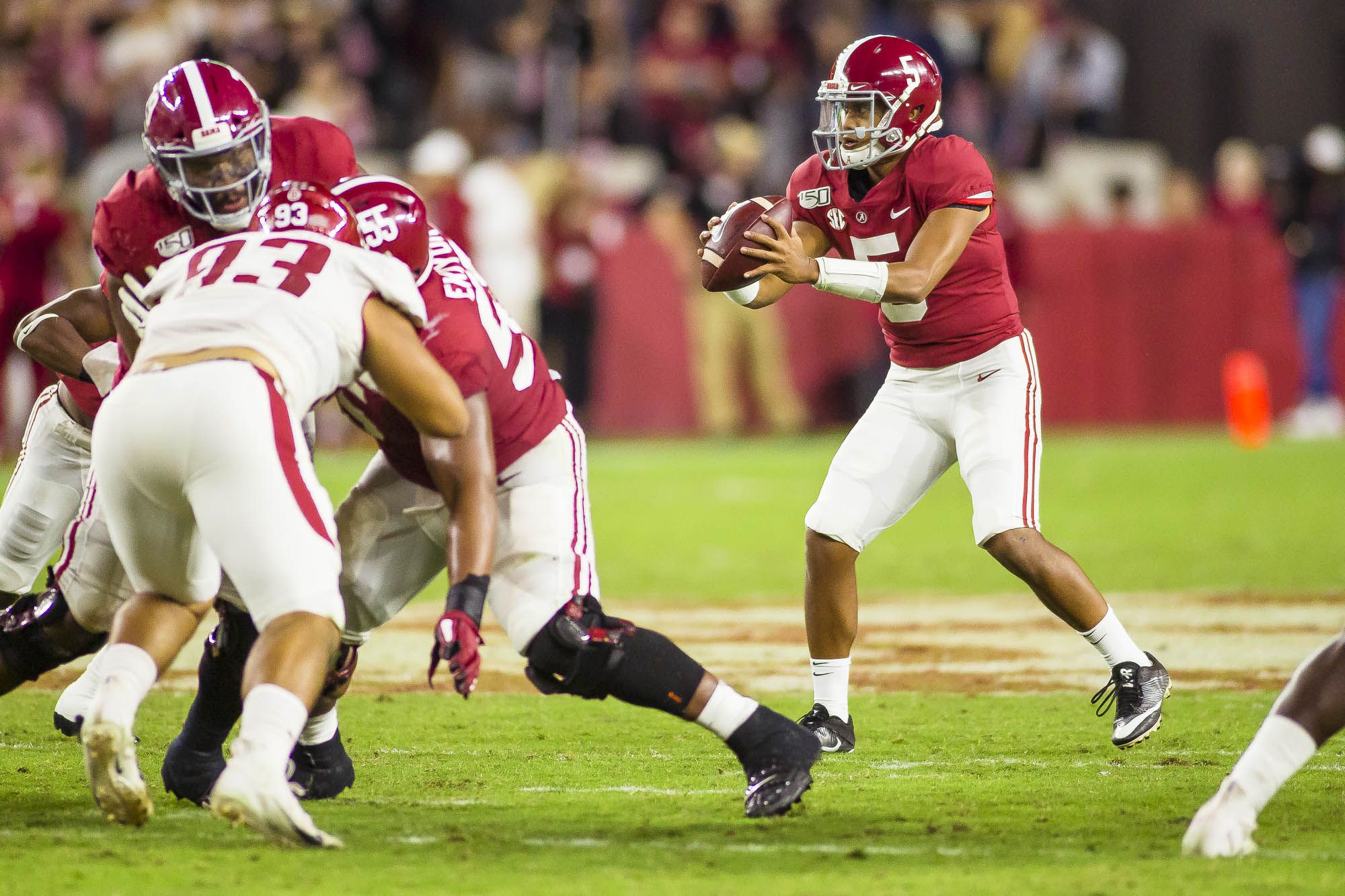 Tua gets help from younger brother Taulia at Alabama