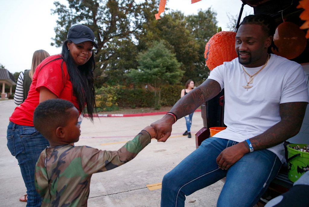 Why these three Dallas Cowboys players decided to get baptized in the  team's pool