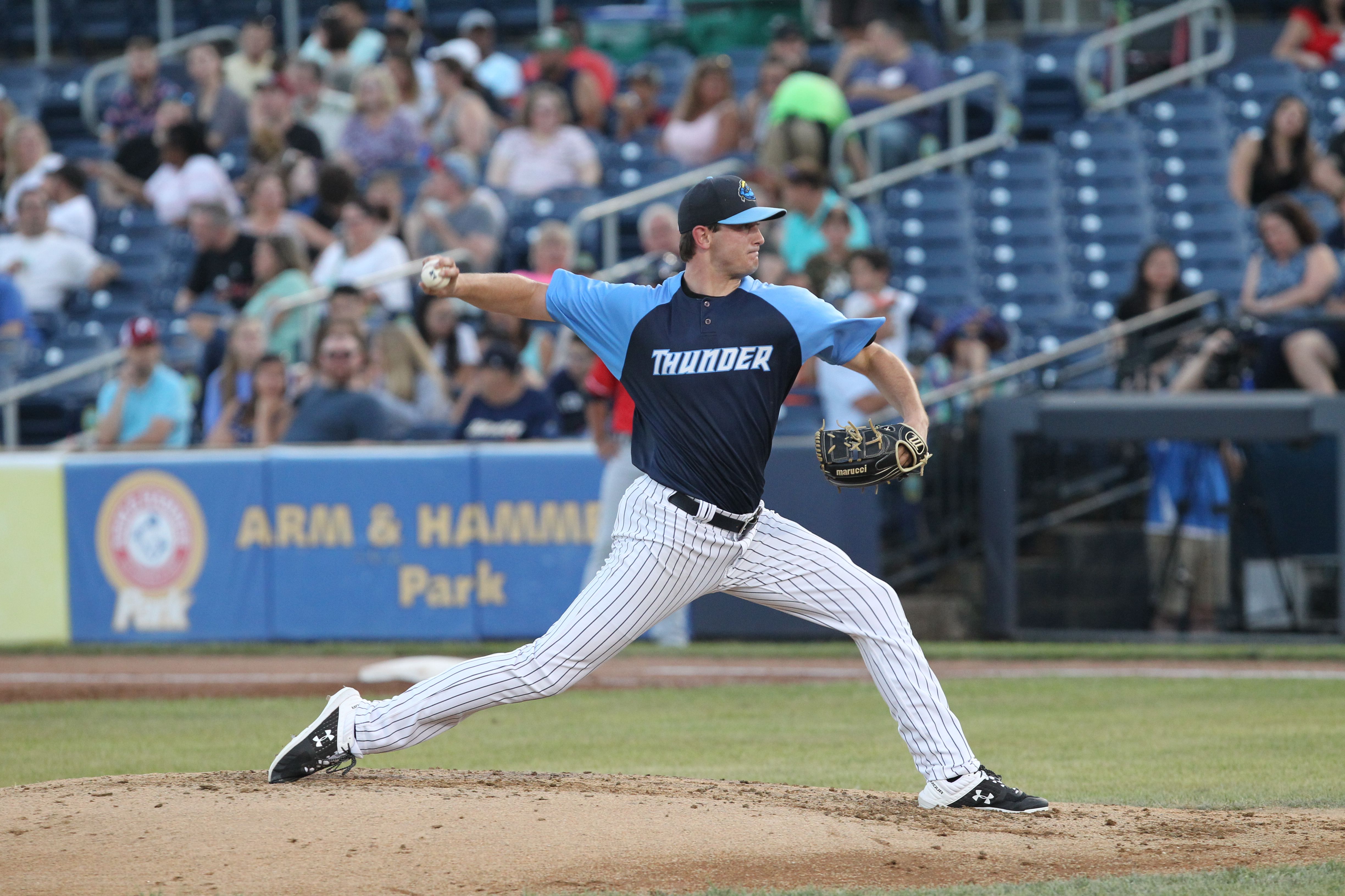 Trenton, New Jersey, USA. 8th June, 2019. GARRETT WHITLOCK warms