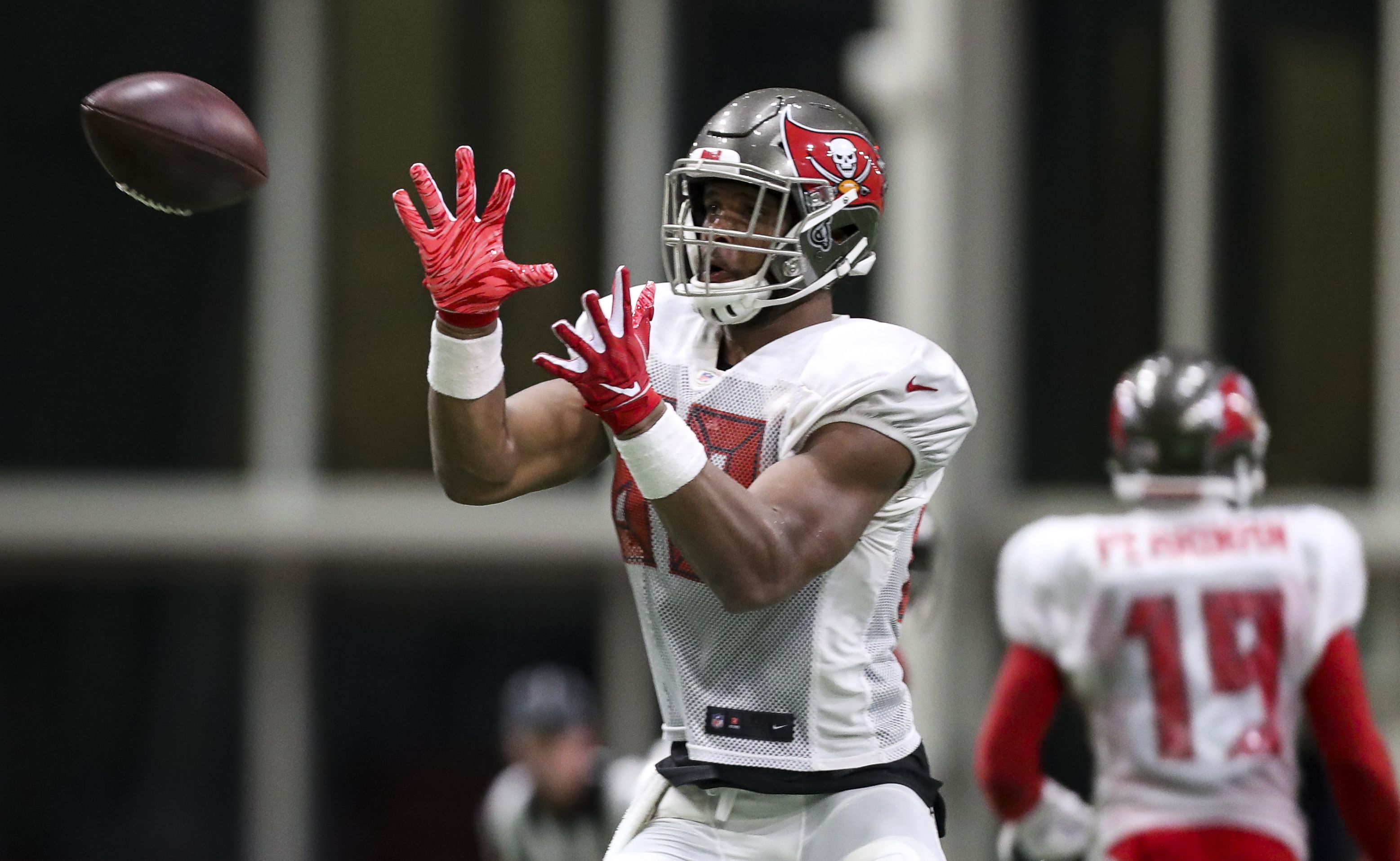 Tampa Bay Buccaneers exercise fifth-year option on TE O.J. Howard