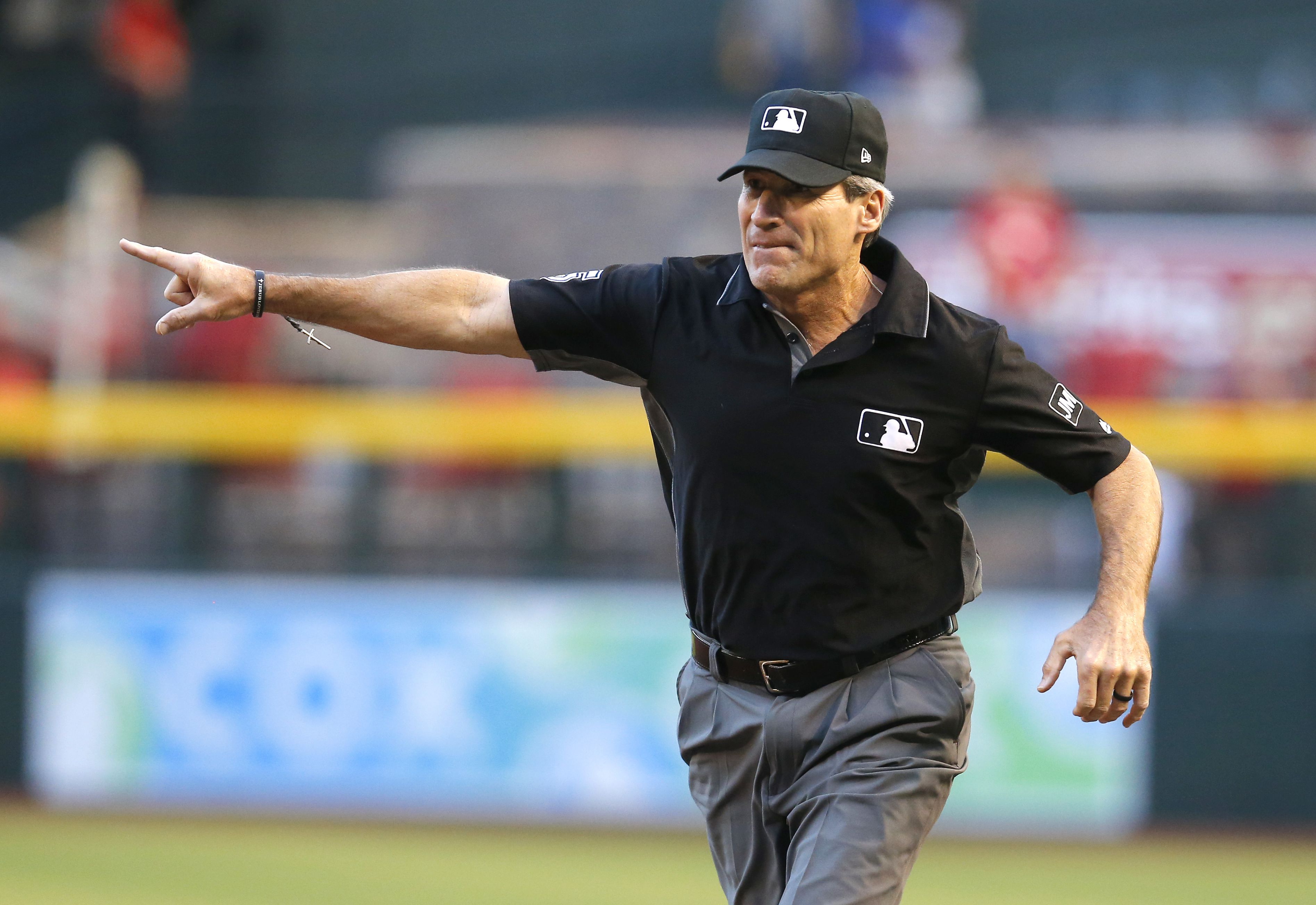 Umpire Angel Hernandez sues MLB over alleged racial discrimination, MLB