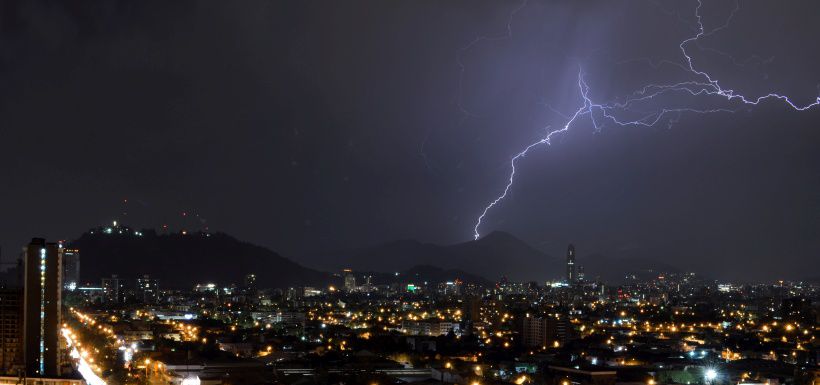 Tormenta Eléctrica en Santiago