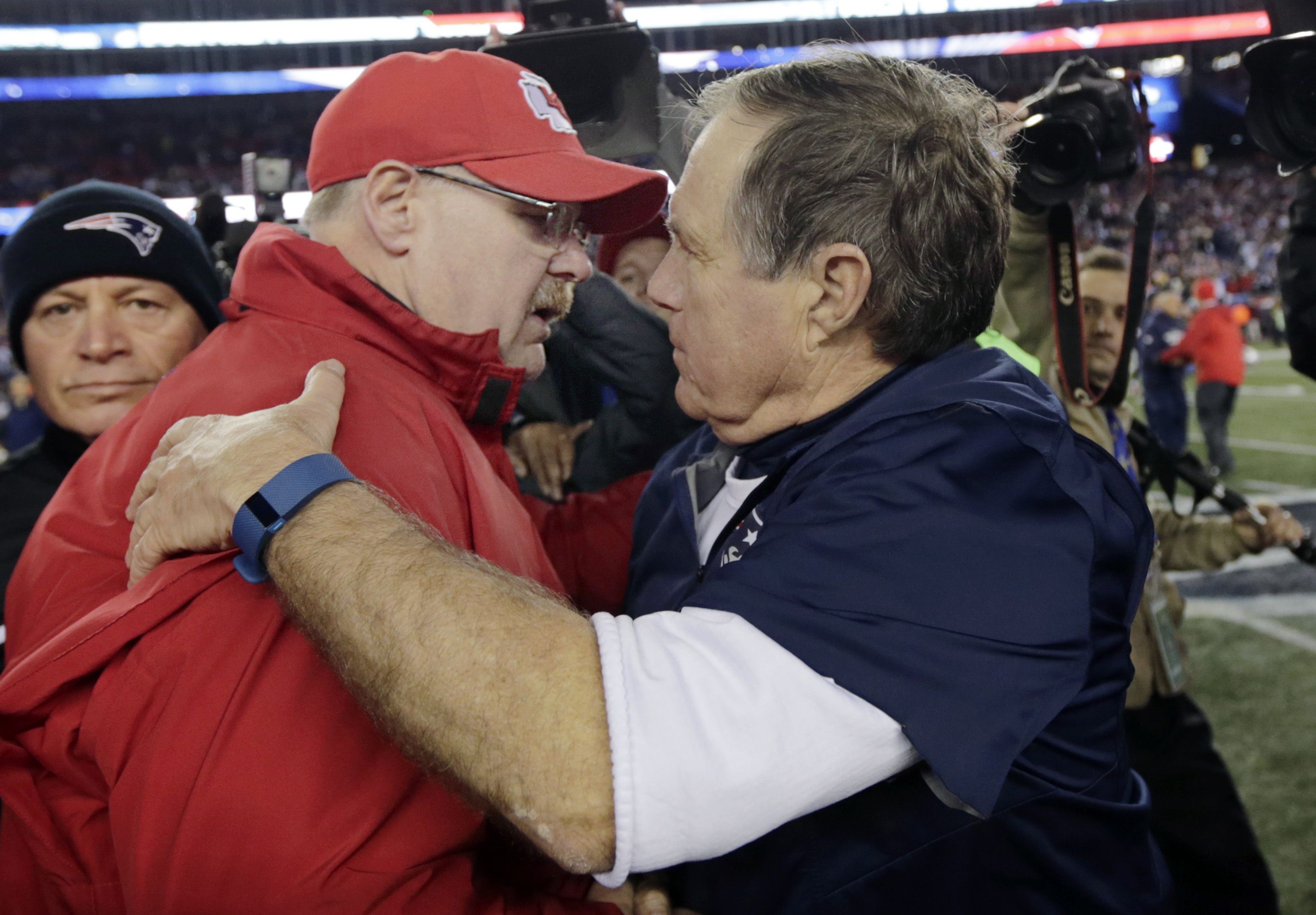 Bill Belichick's text messaging habits get analyzed by Twitter - Sports  Illustrated