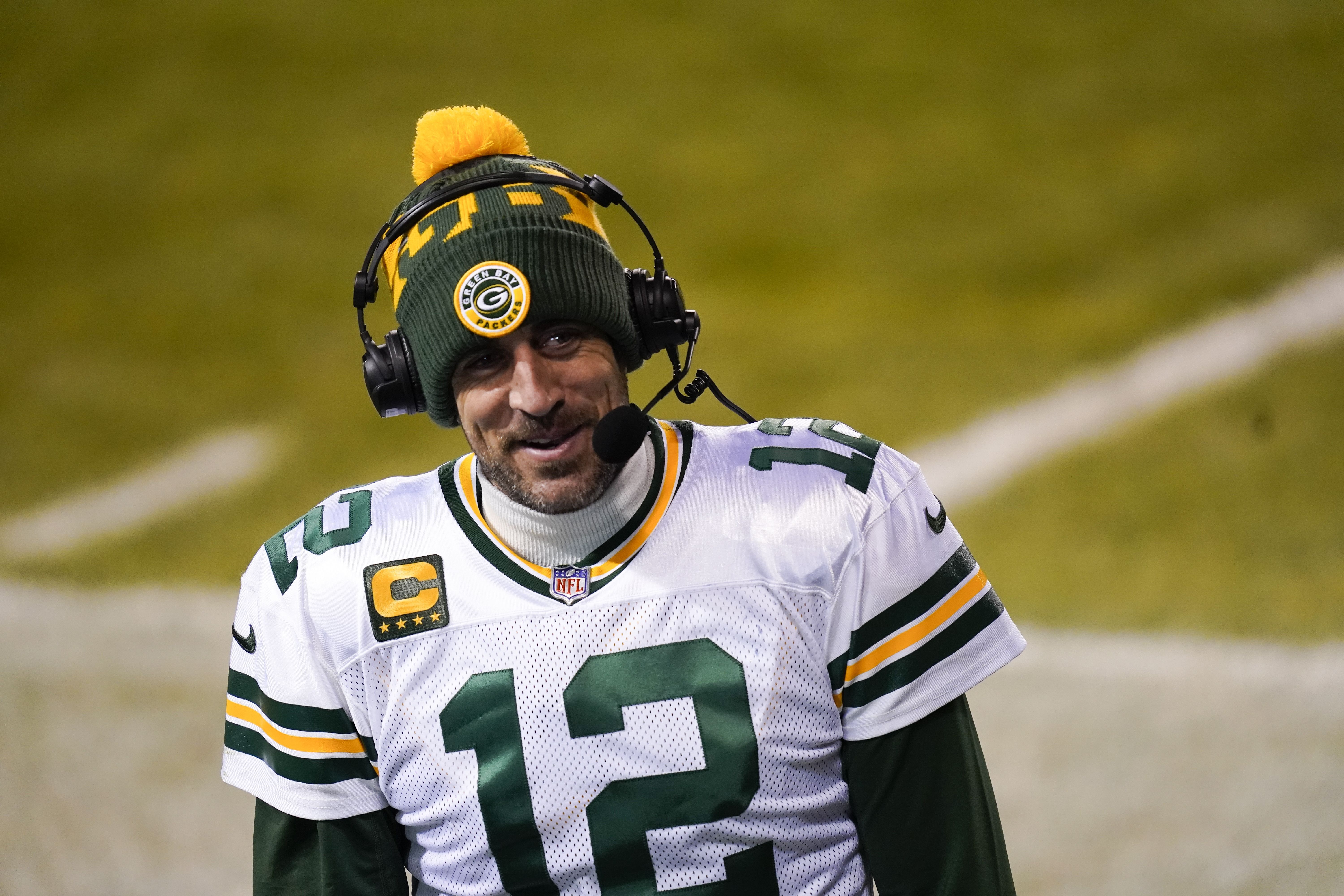 Rodgers tosses four TDs, Packers pull away from Bears 35-16 to clinch NFC's  top seed - Acme Packing Company