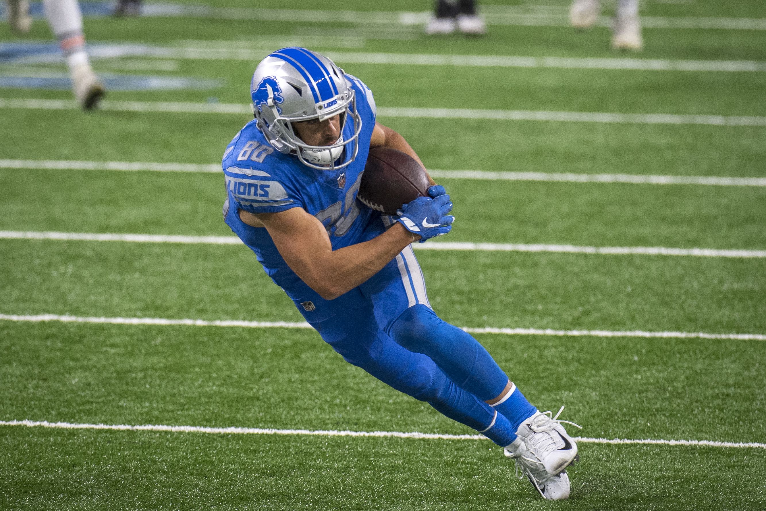 Detroit Lions re-sign wide receiver Danny Amendola