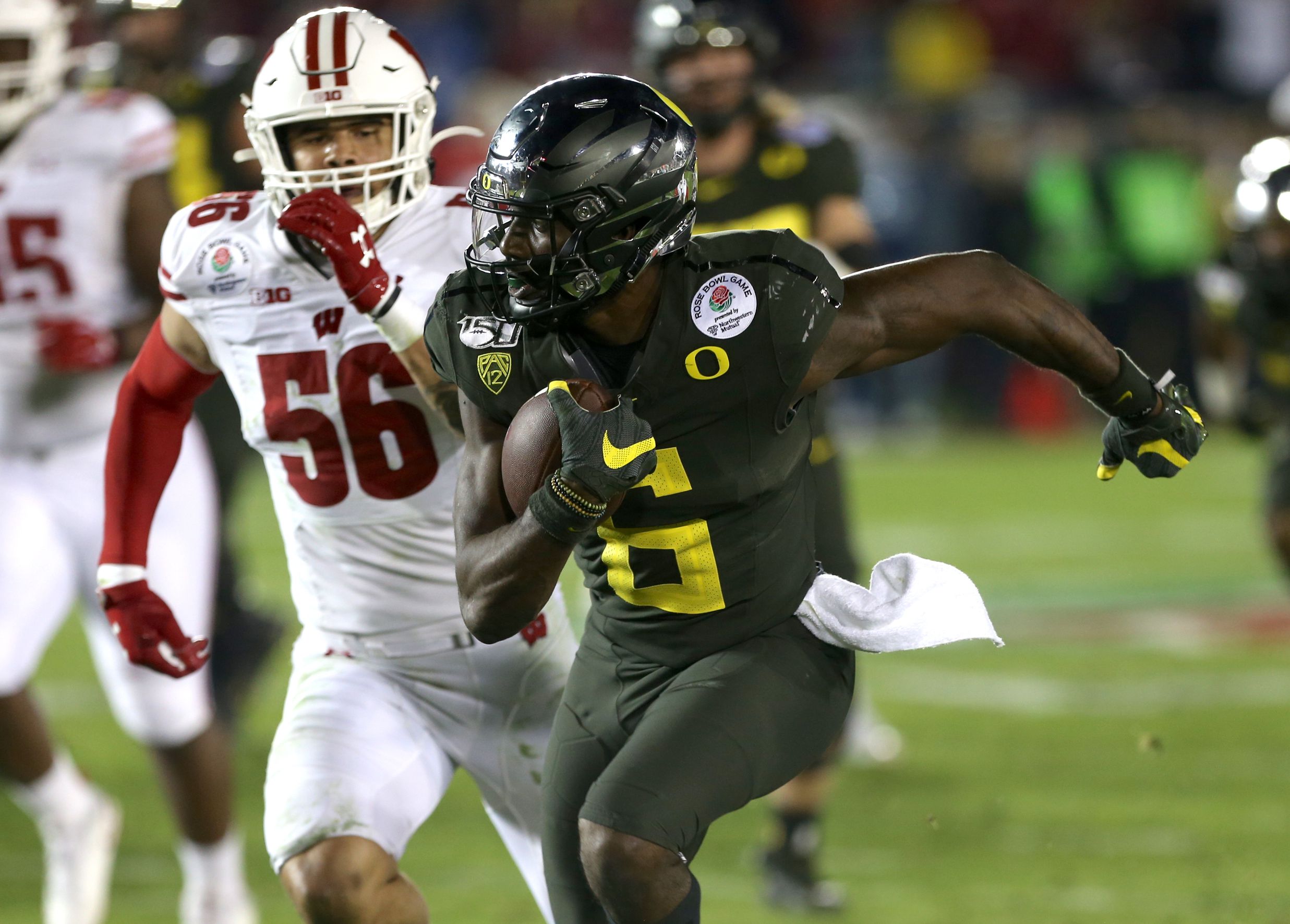 Oregon Ducks wide receiver Juwan Johnson agrees to sign as