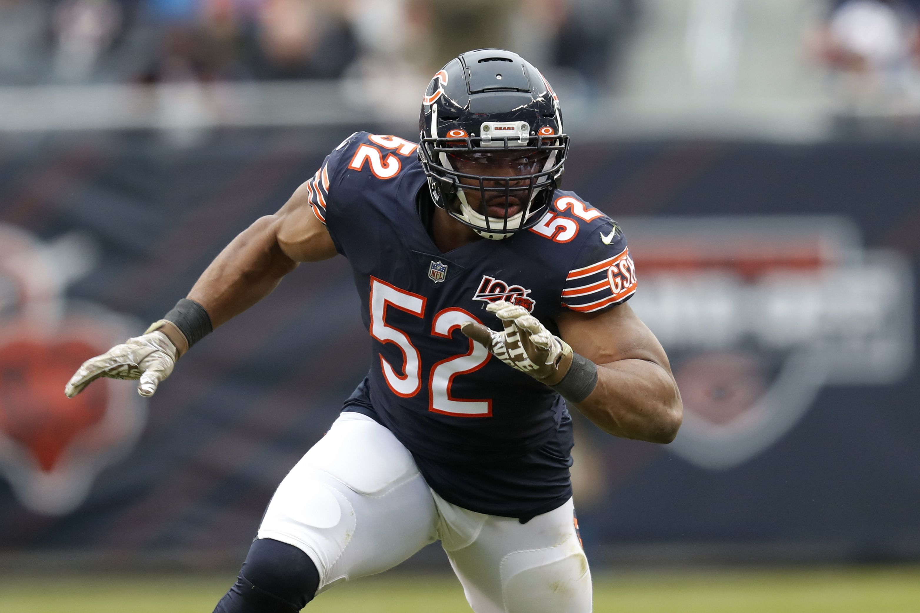 Chicago Bears outside linebacker Khalil Mack (52) lines up against