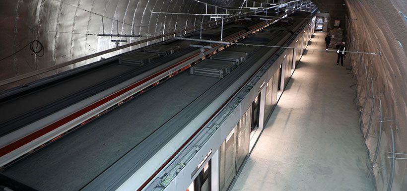 Movimiento del primer tren del Metro de Linea 6.