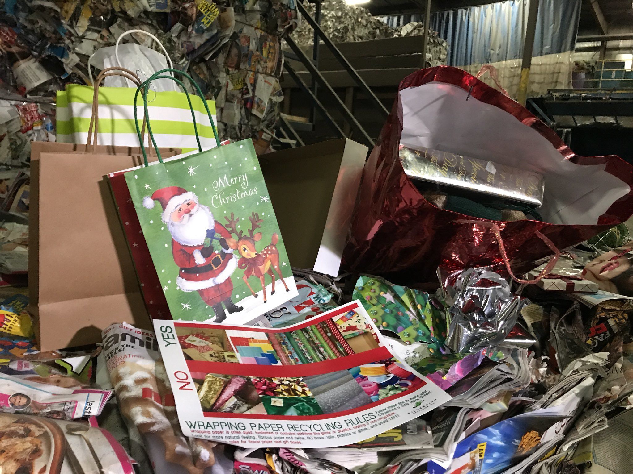 Can you recycle wrapping paper? Here's what holiday packaging can go in  blue bins - Chicago Sun-Times