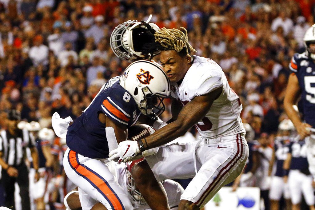 Alabama Beats Auburn in Iron Bowl Thriller - The New York Times