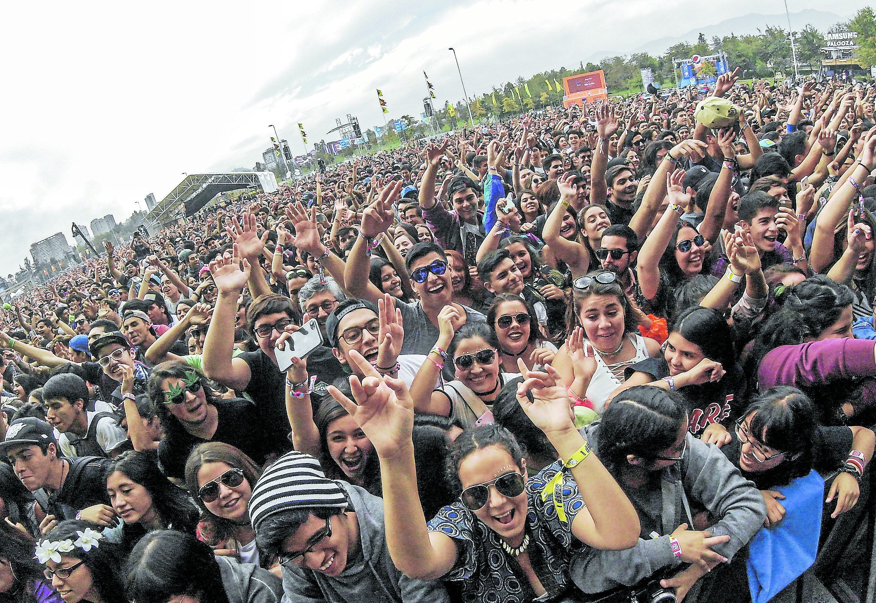 gente , publico en lollapalooza