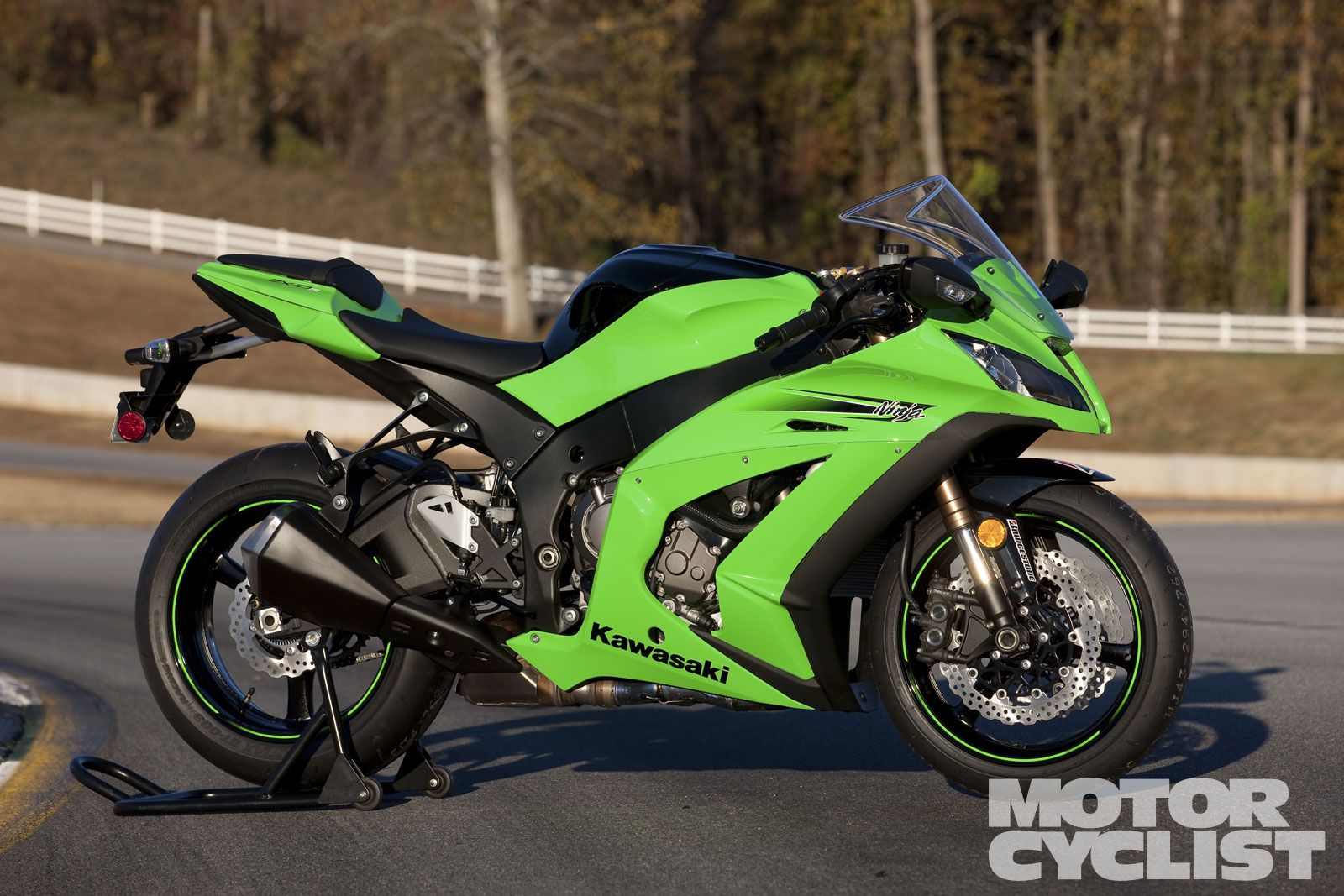 2011 Kawasaki ZX-10R | Motorcyclist