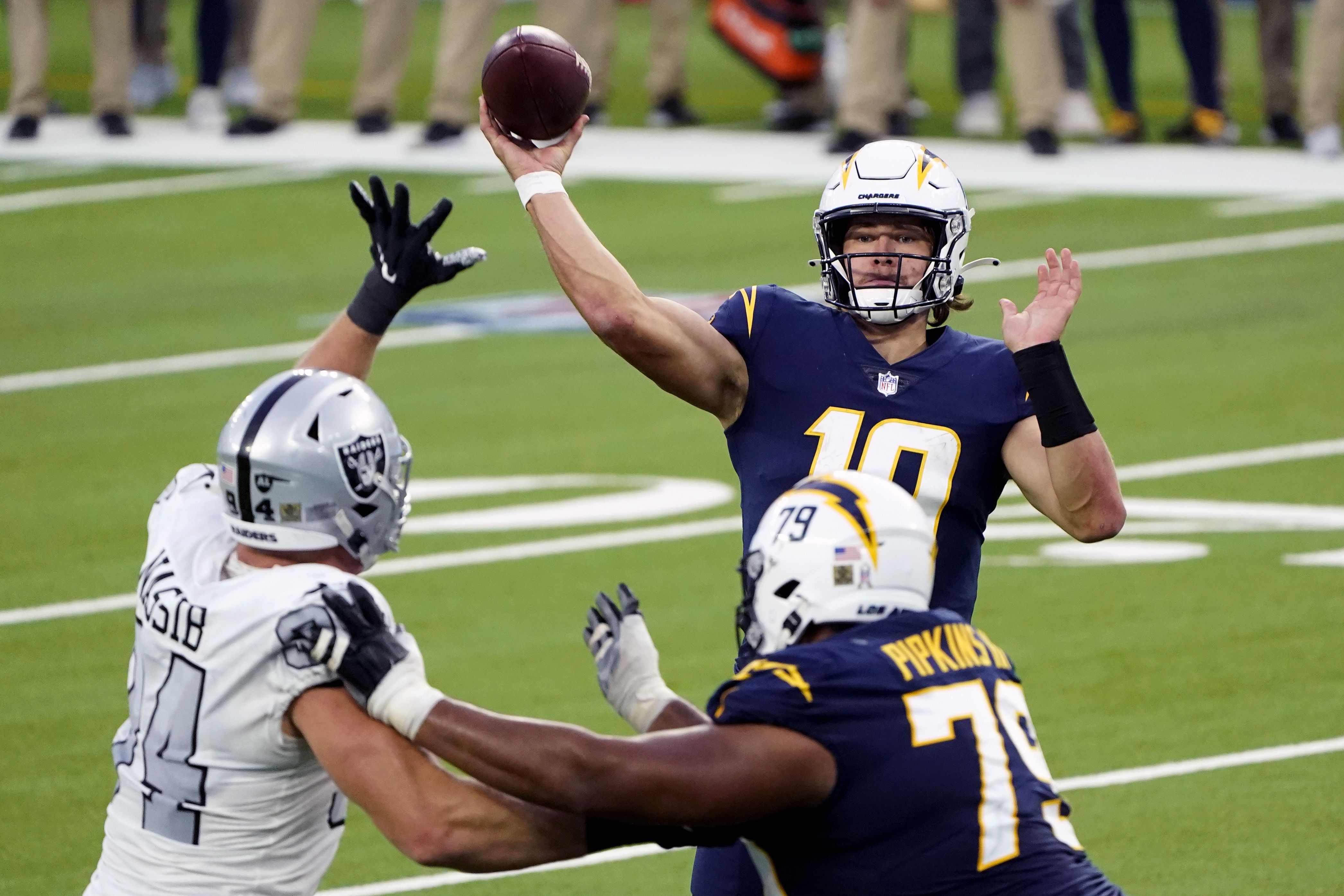 Chargers have 8 games to make Justin Herbert's rookie season count – Orange  County Register