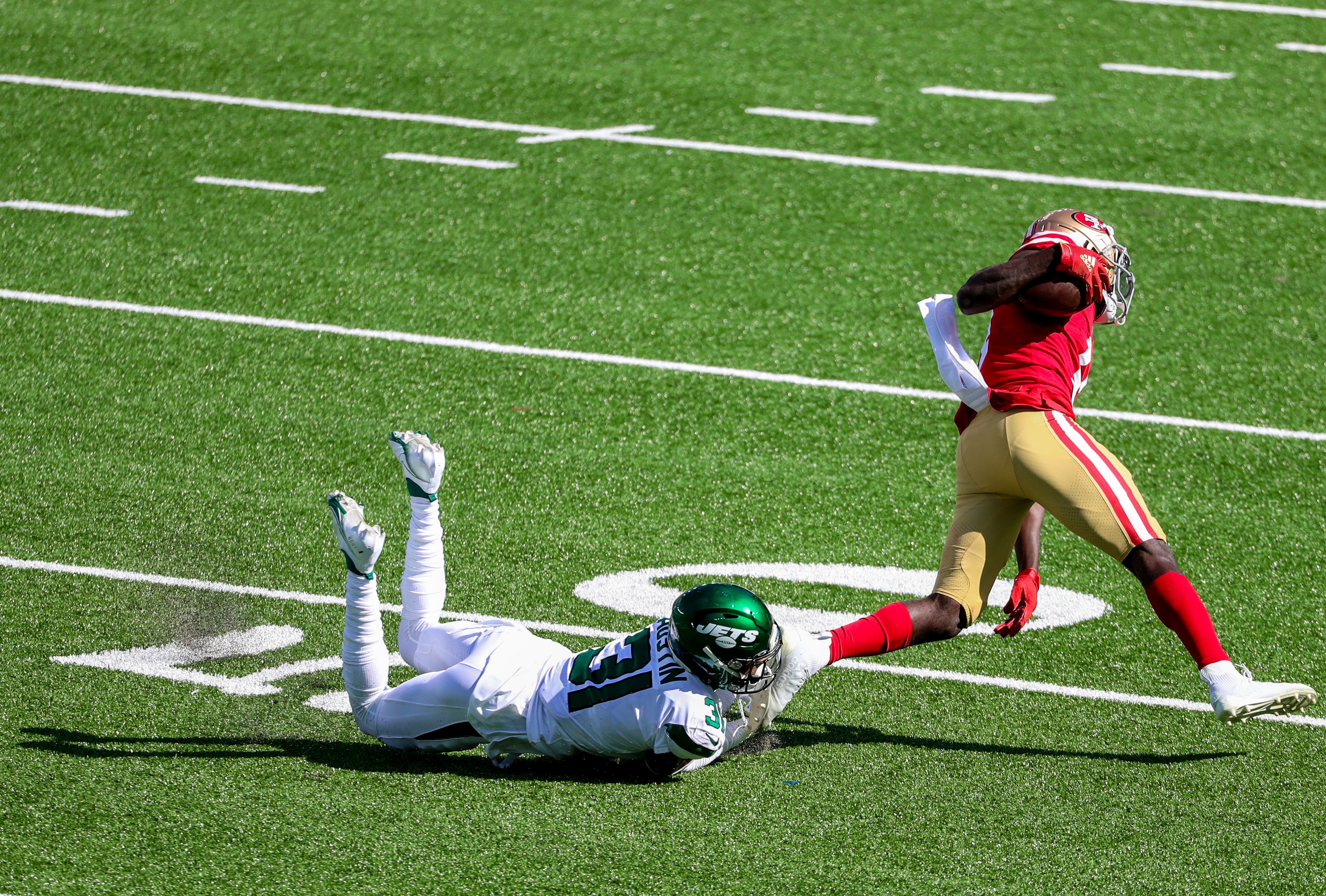 Giants don't see any problems with MetLife Stadium turf