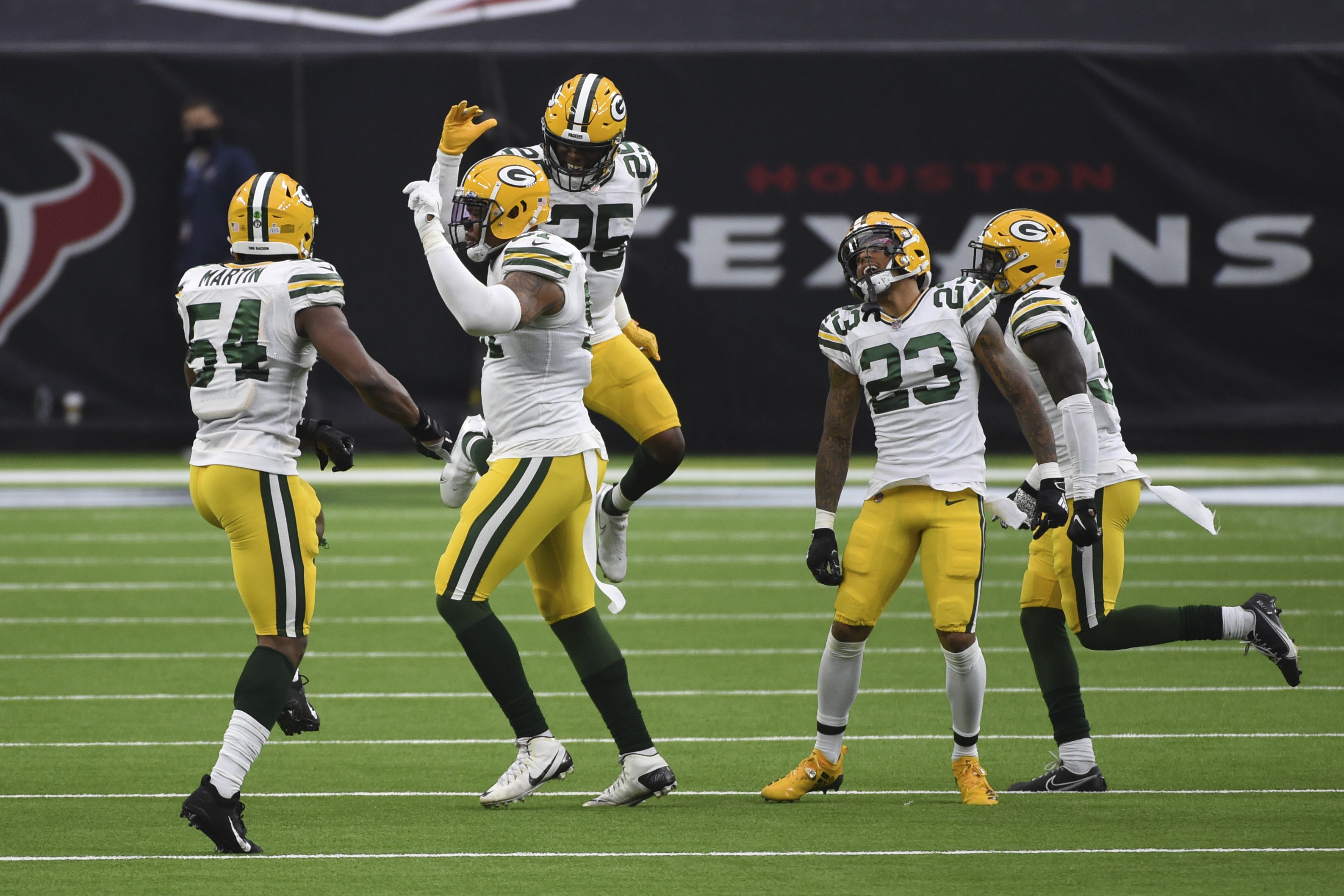 Packers fans never miss games at Lambeau Field, the coronavirus will end  their streaks