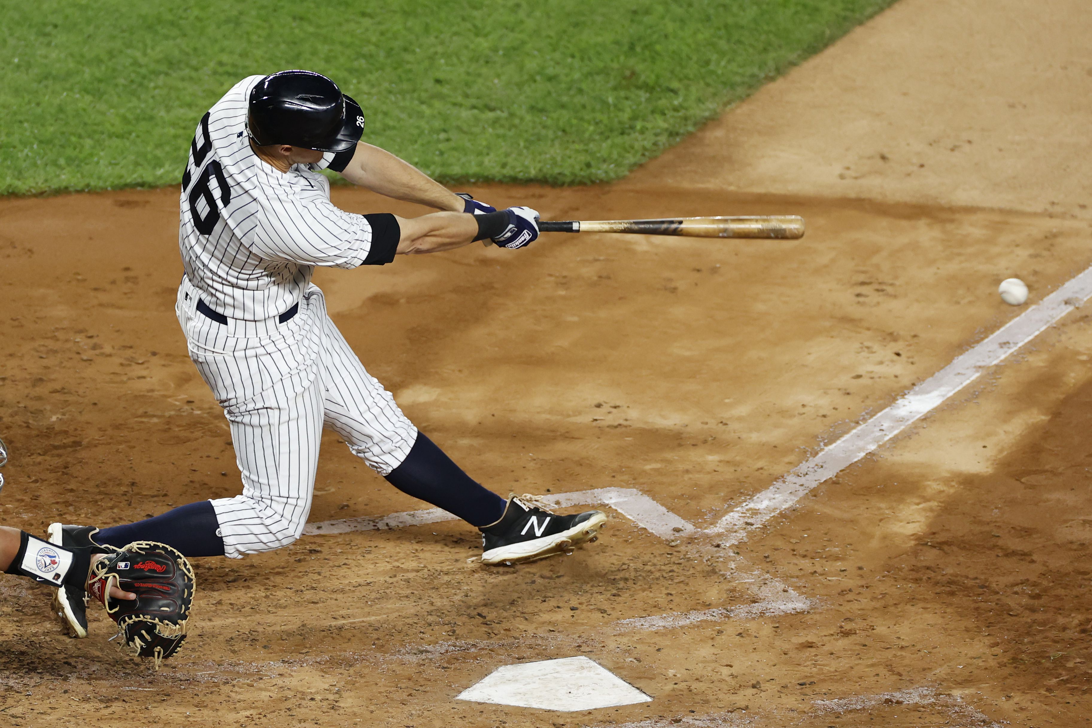 New York Yankees: Team must make re-signing DJ LeMahieu a priority