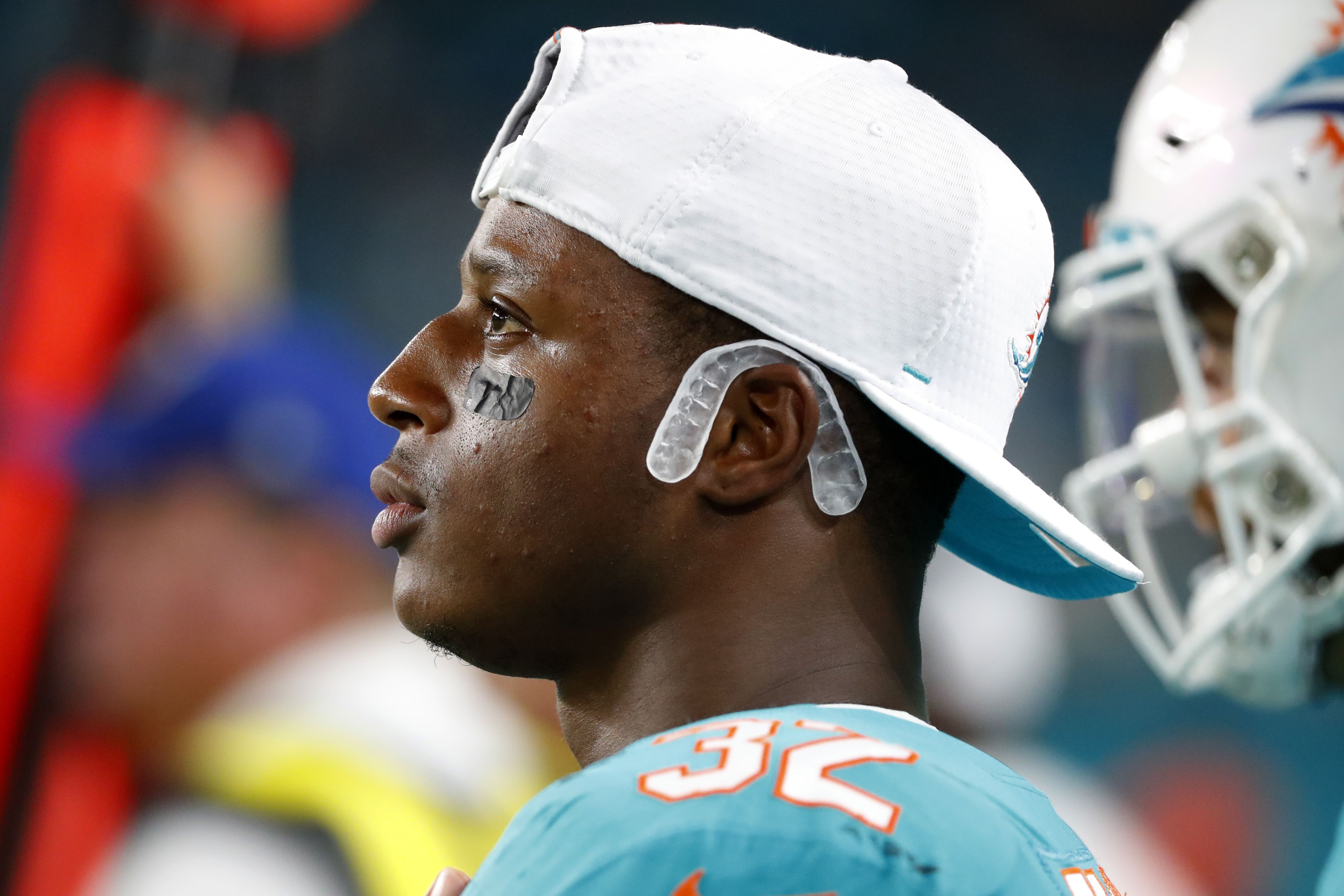 NFL trade deadline 2019: Miami Dolphins trade RB Kenyan Drake to