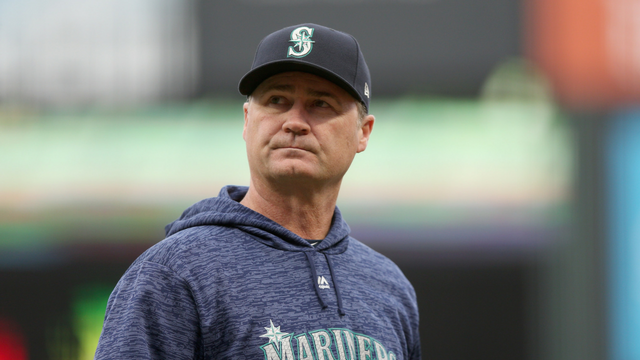 Mariners' Scott Servais loses bet with Edwin Diaz, gets haircut - Sports  Illustrated