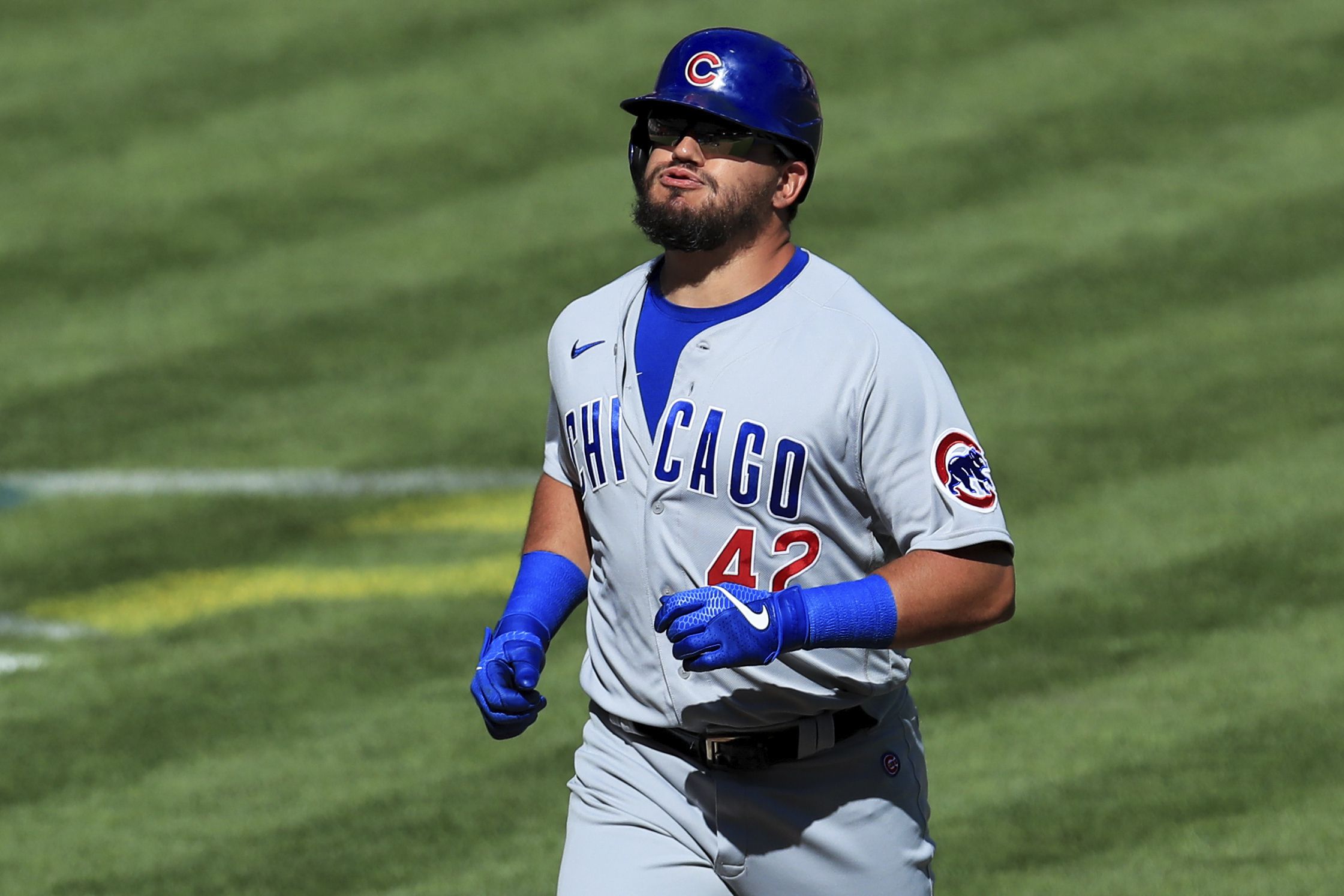 Cubs star Kyle Schwarber just a laid-back, nice guy