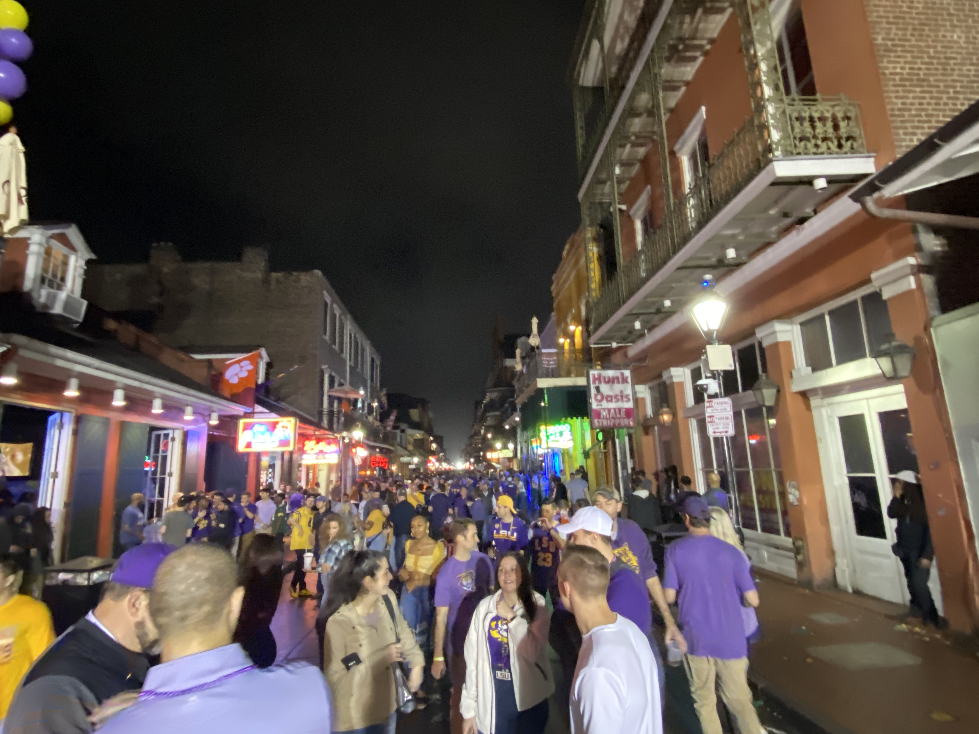 Alabama fans flood streets to celebrate CFB national championship