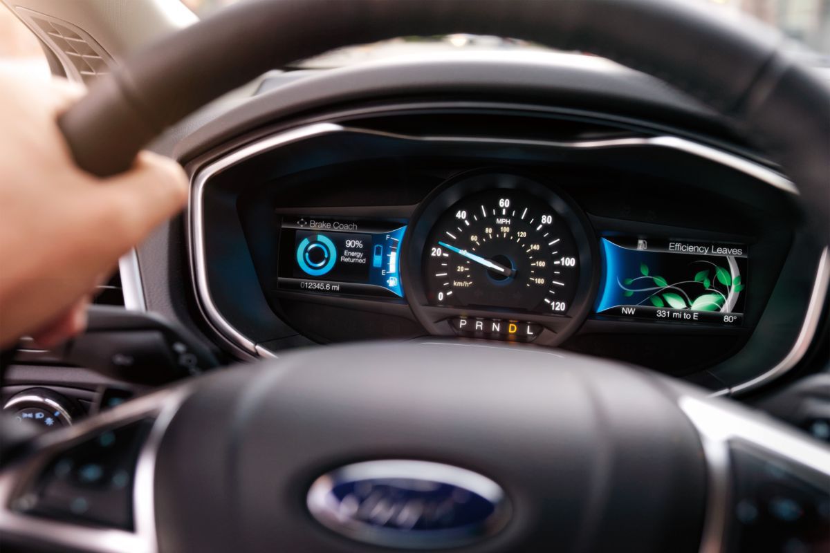 2019-fusion-hybrid-interior-instrument-cluster.jpg