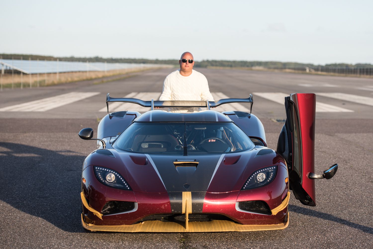 Bugatti vs Koenigsegg