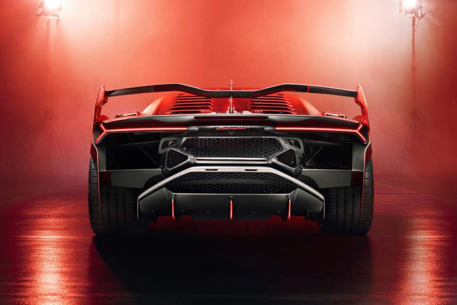 Lamborghini-SC18-Alston-culo-900x600.jpg